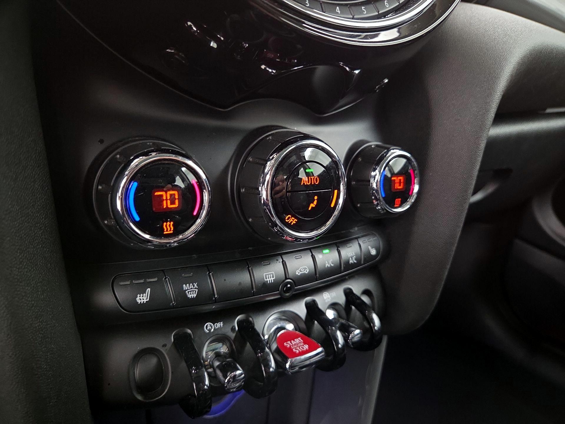 Thumbnail: 2020 MINI Cooper Hardtop - 16