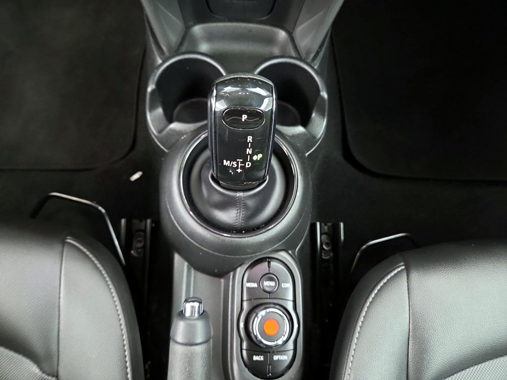 Thumbnail: 2020 MINI Cooper Hardtop - 17