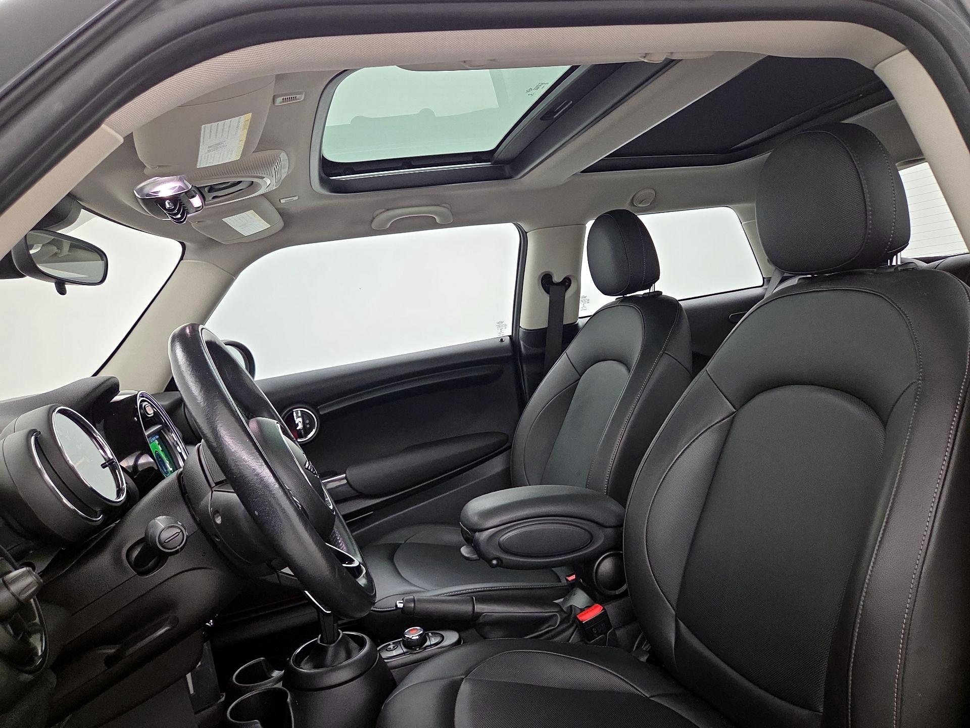 Thumbnail: 2020 MINI Cooper Hardtop - 19