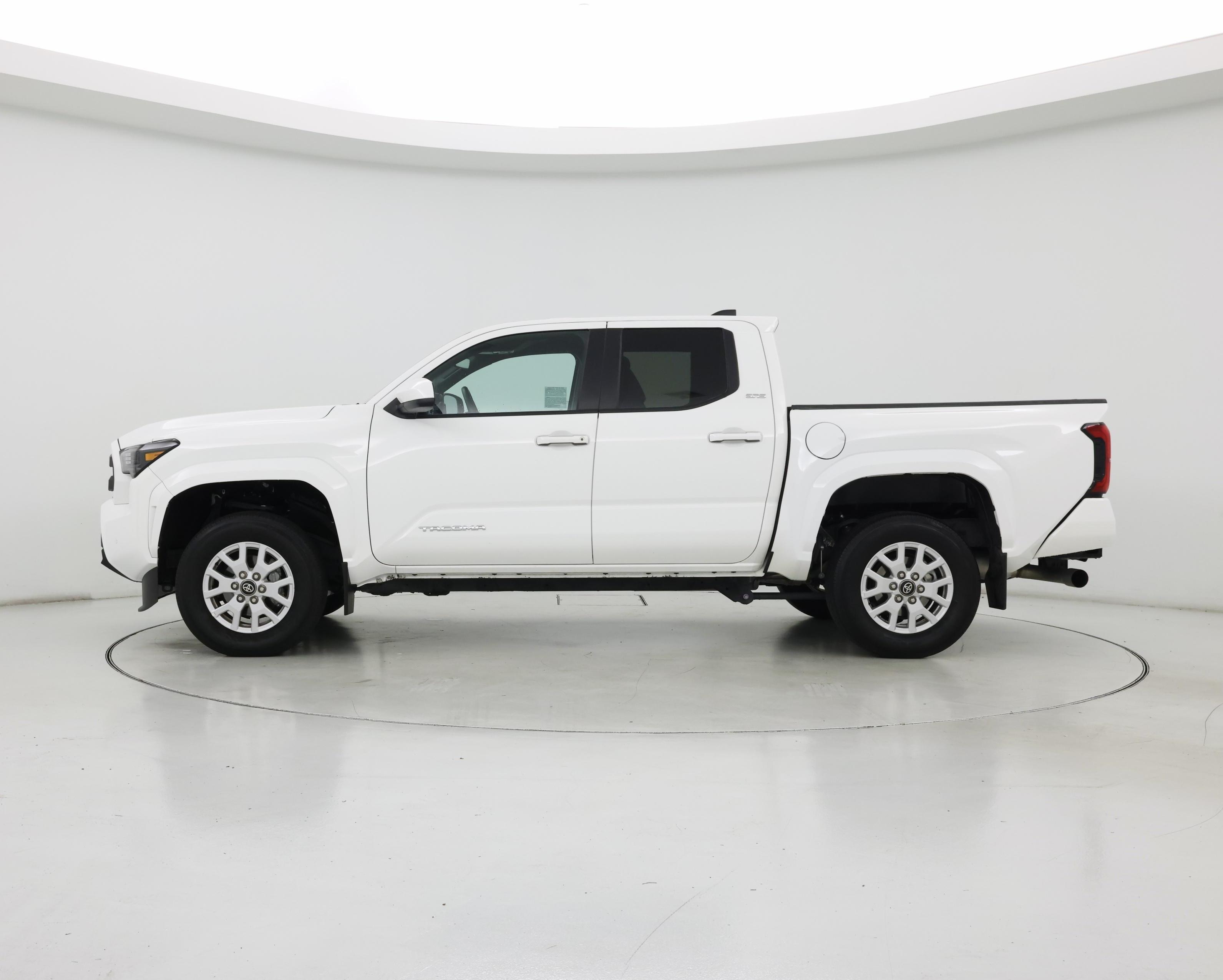 Thumbnail: 2024 Toyota Tacoma - 3