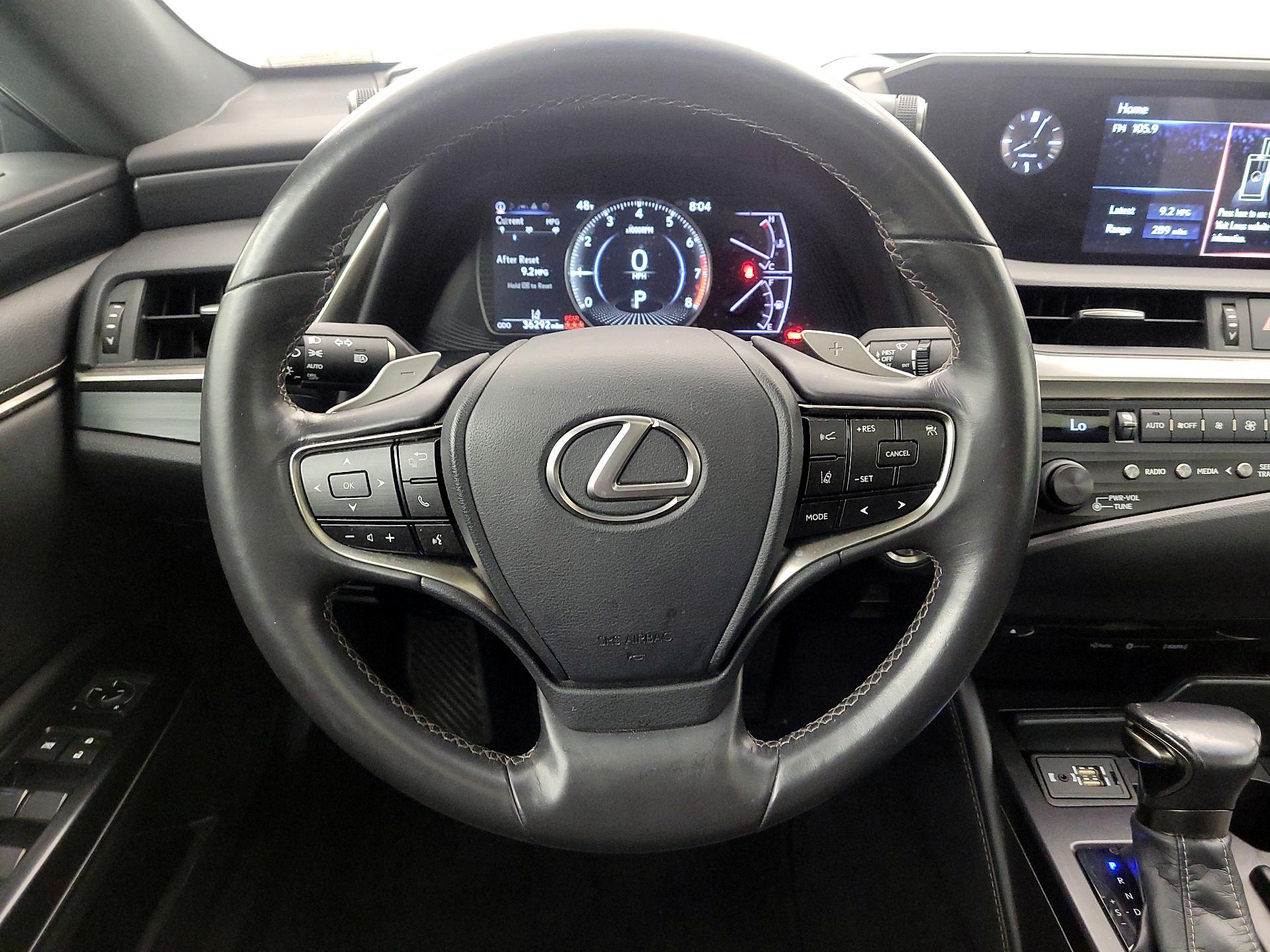 Thumbnail: 2020 Lexus ES - 10