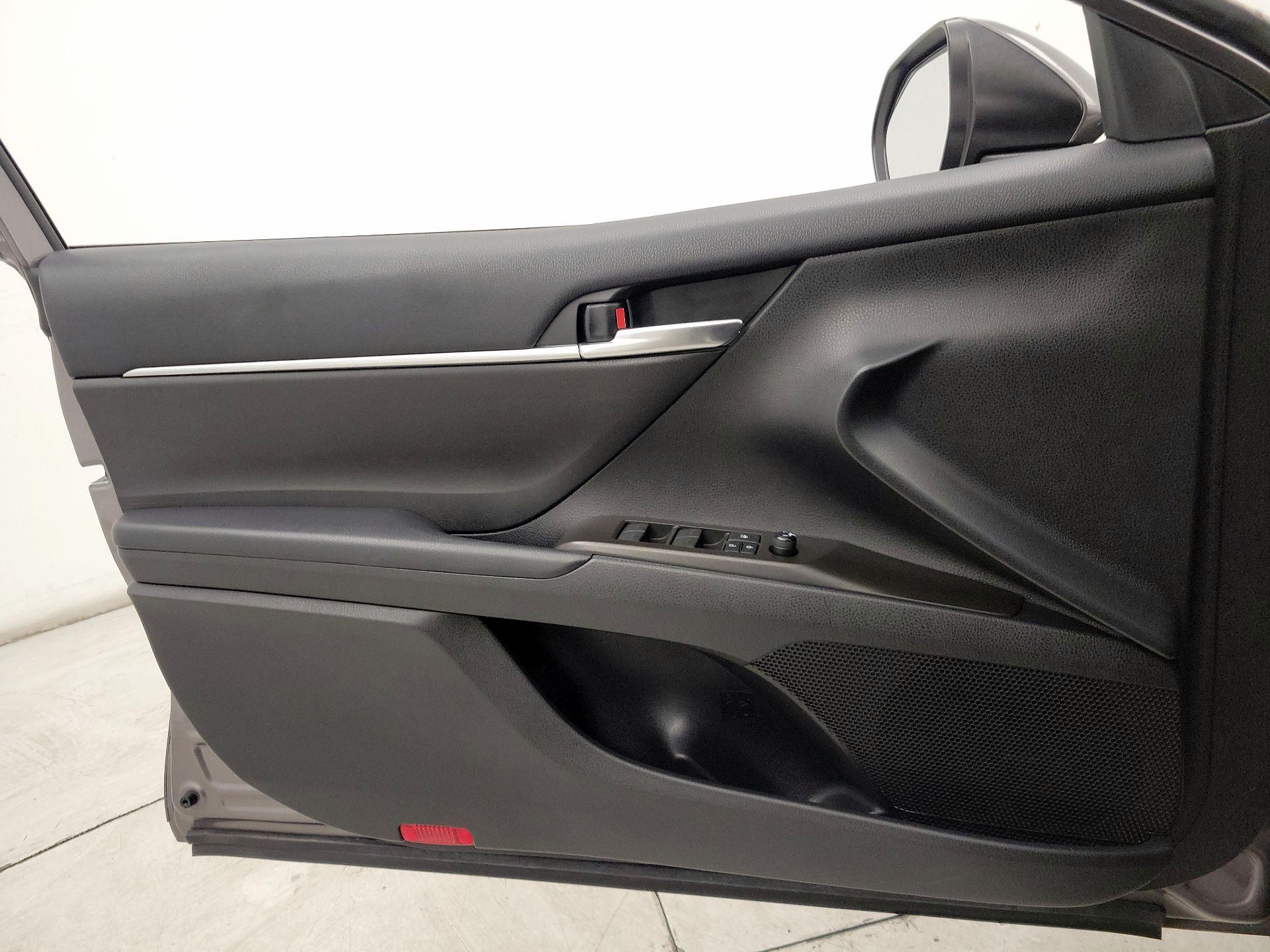 Thumbnail: 2022 Toyota Camry - 12