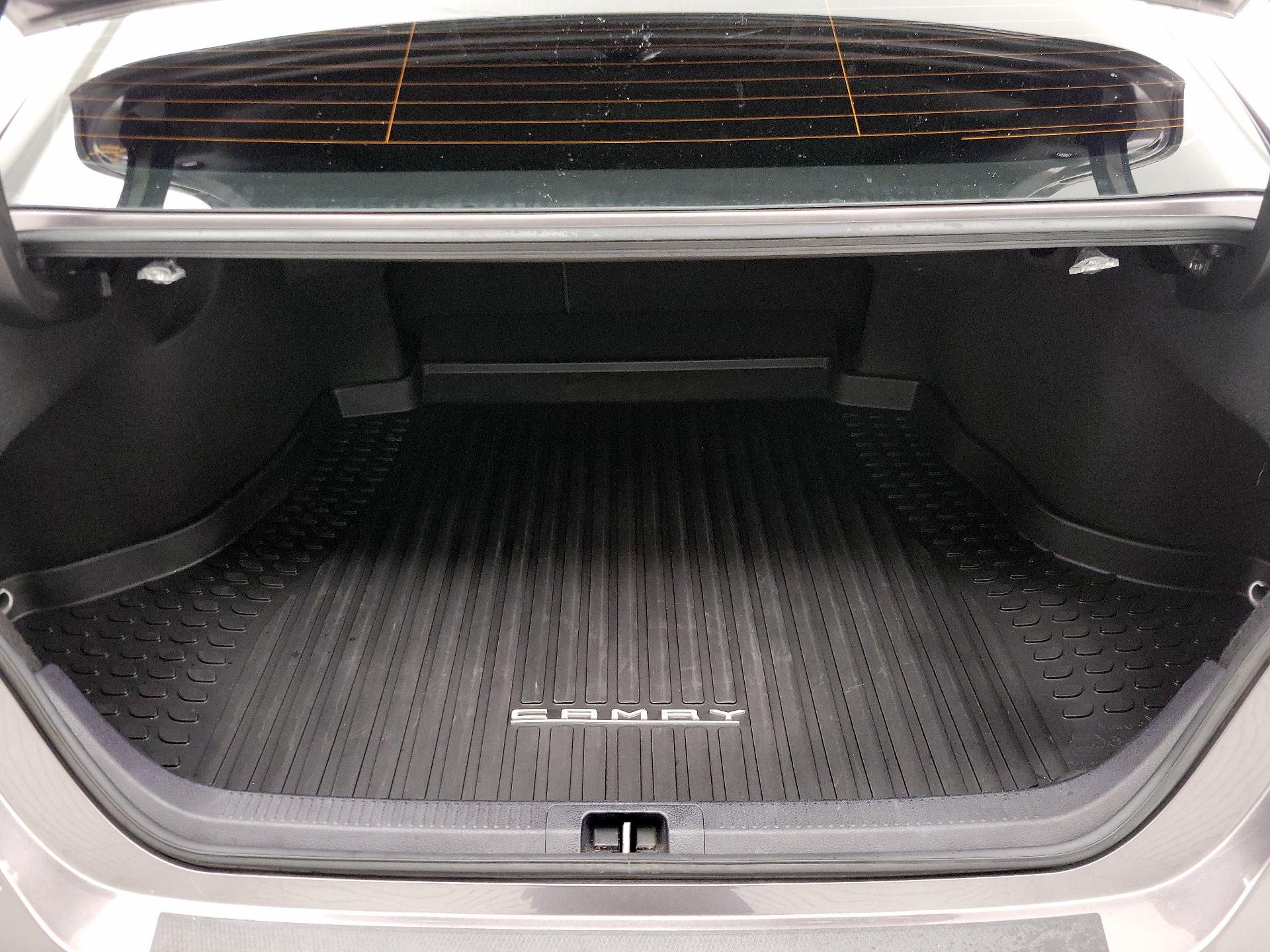 Thumbnail: 2022 Toyota Camry - 20