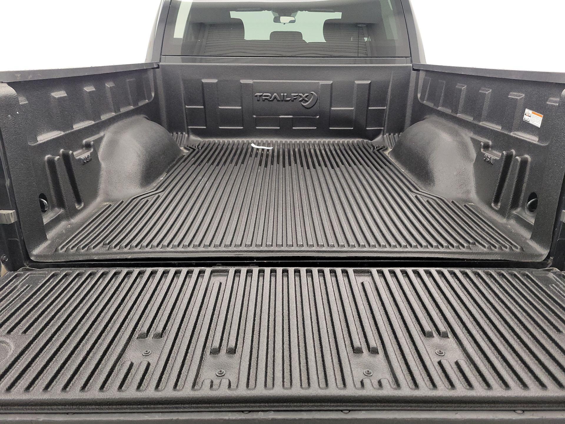 Thumbnail: 2024 RAM 1500 Classic - 20