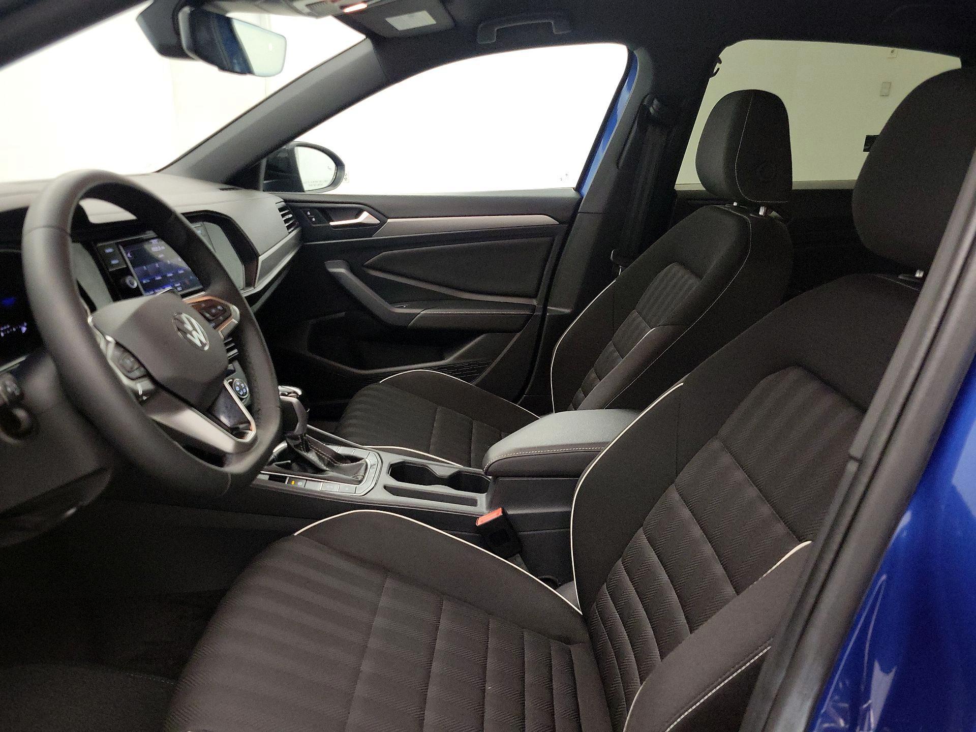 Thumbnail: 2024 Volkswagen Jetta - 11