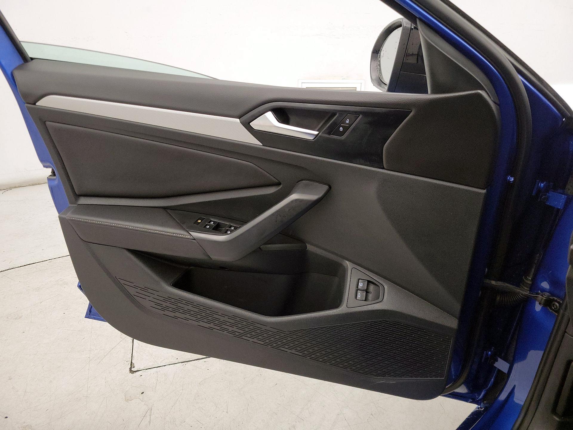 Thumbnail: 2024 Volkswagen Jetta - 12