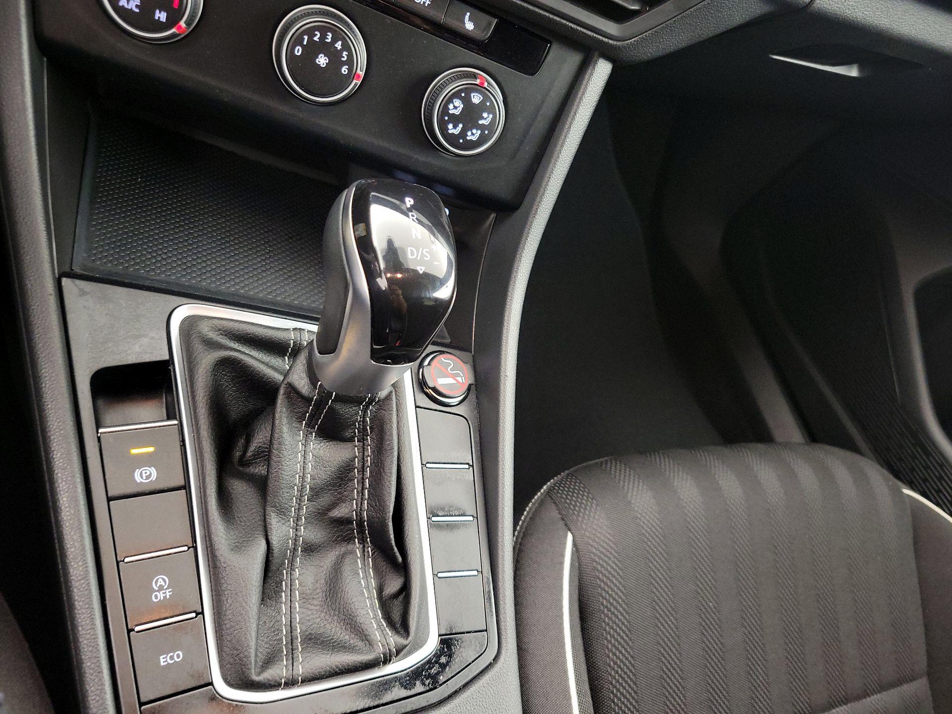 Thumbnail: 2024 Volkswagen Jetta - 17