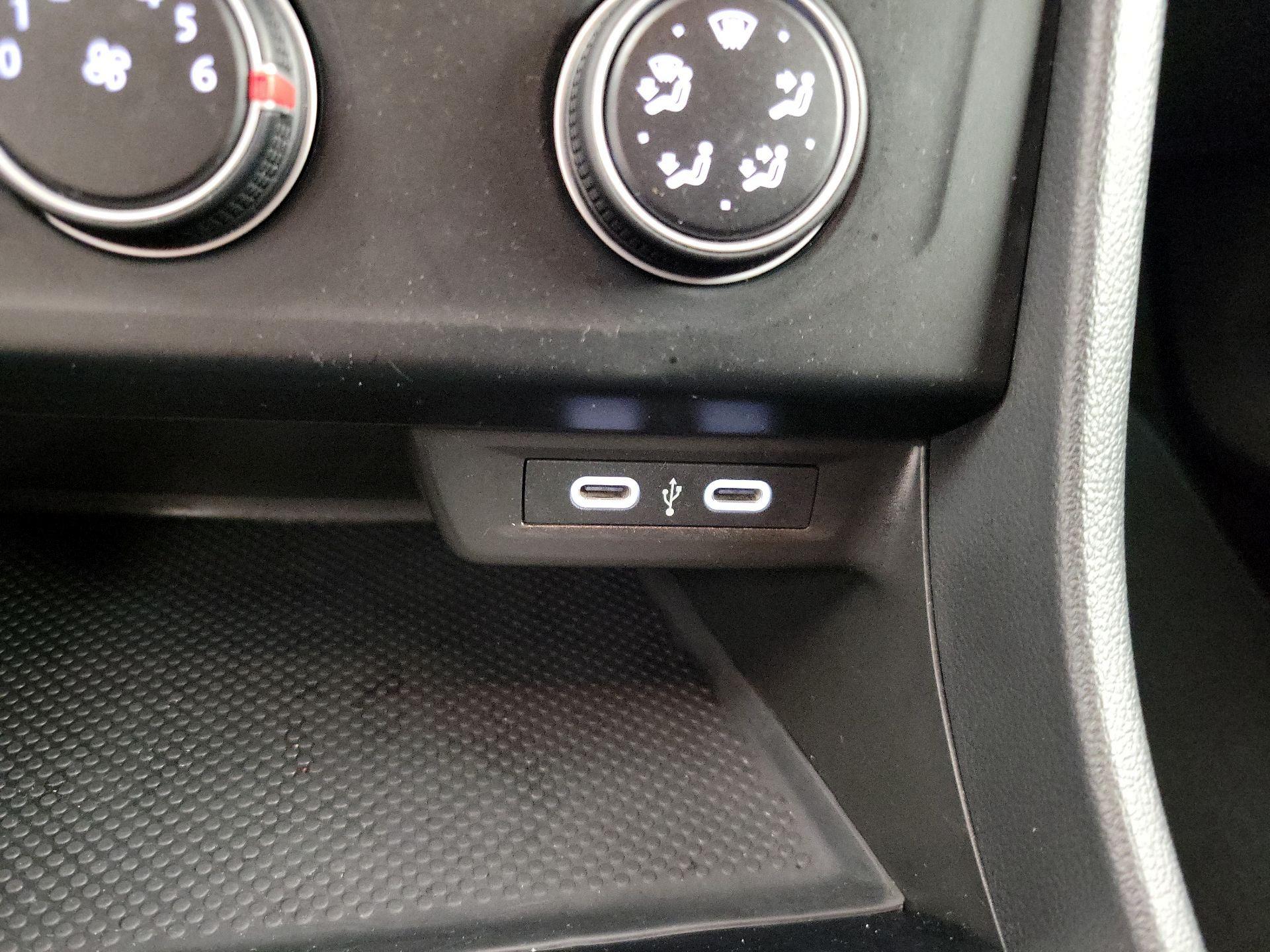 Thumbnail: 2024 Volkswagen Jetta - 18