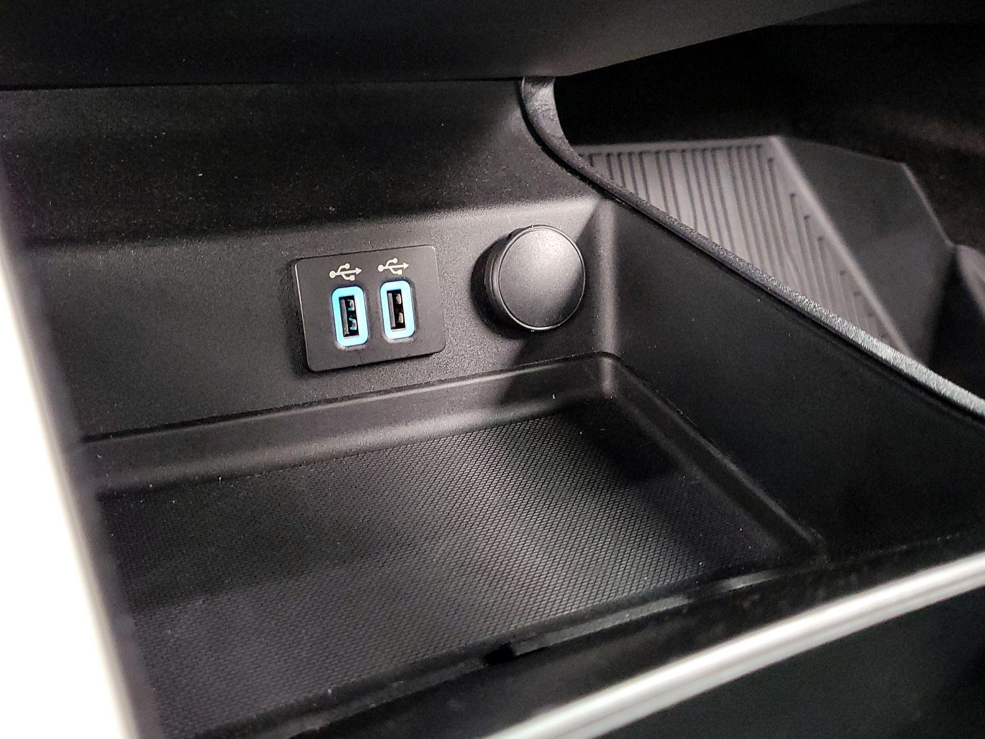 Thumbnail: 2020 Ford Fusion - 18