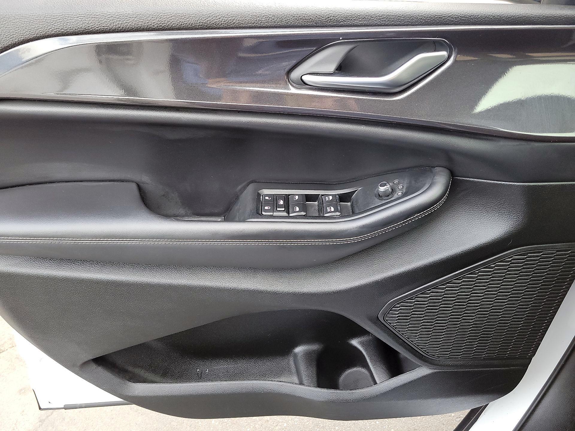 Thumbnail: 2023 Jeep Grand Cherokee - 12