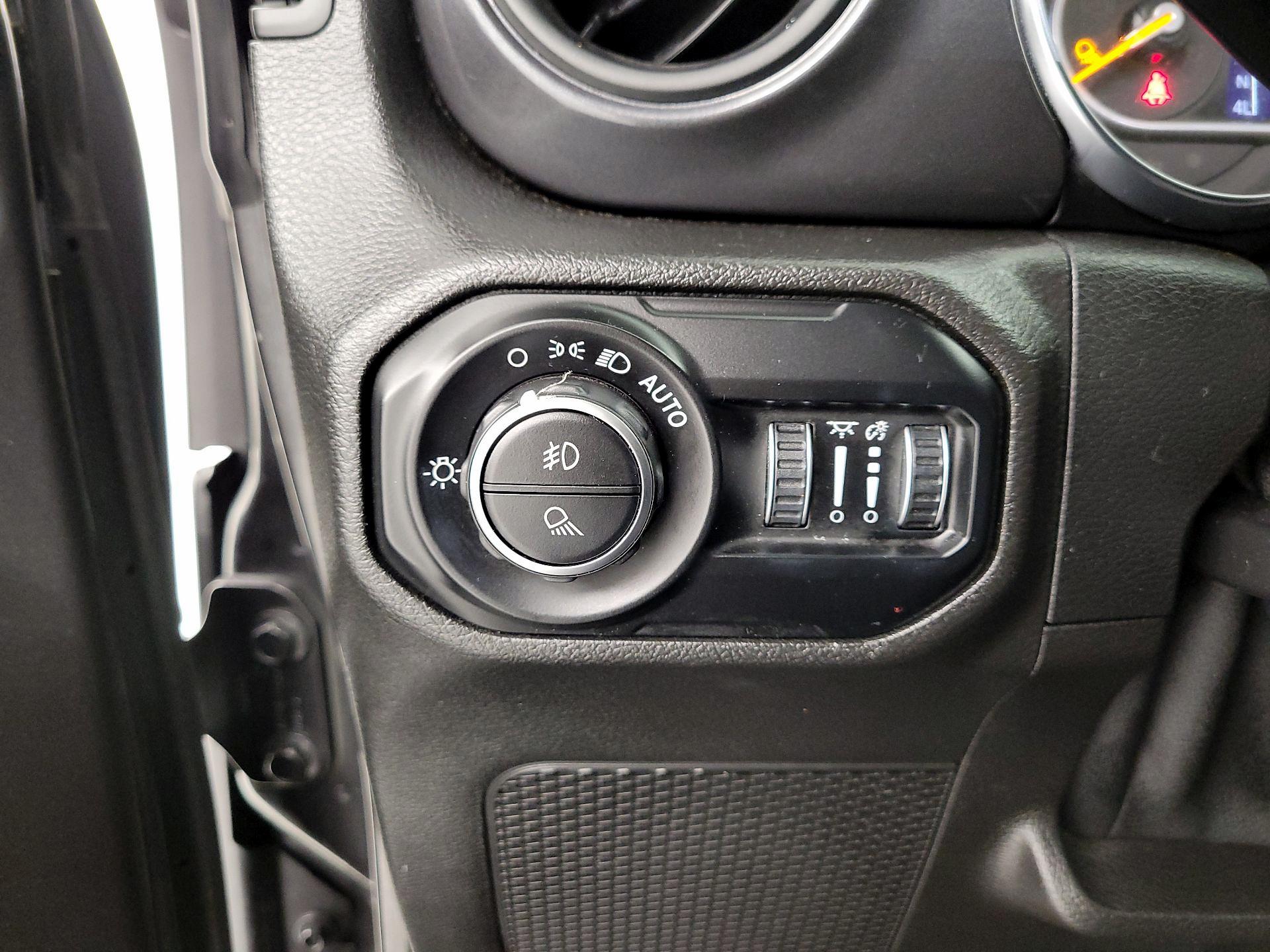 Thumbnail: 2021 Jeep Gladiator - 13