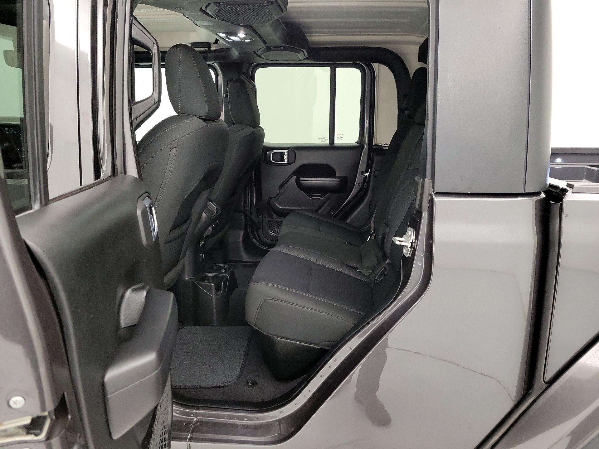 Thumbnail: 2021 Jeep Gladiator - 19