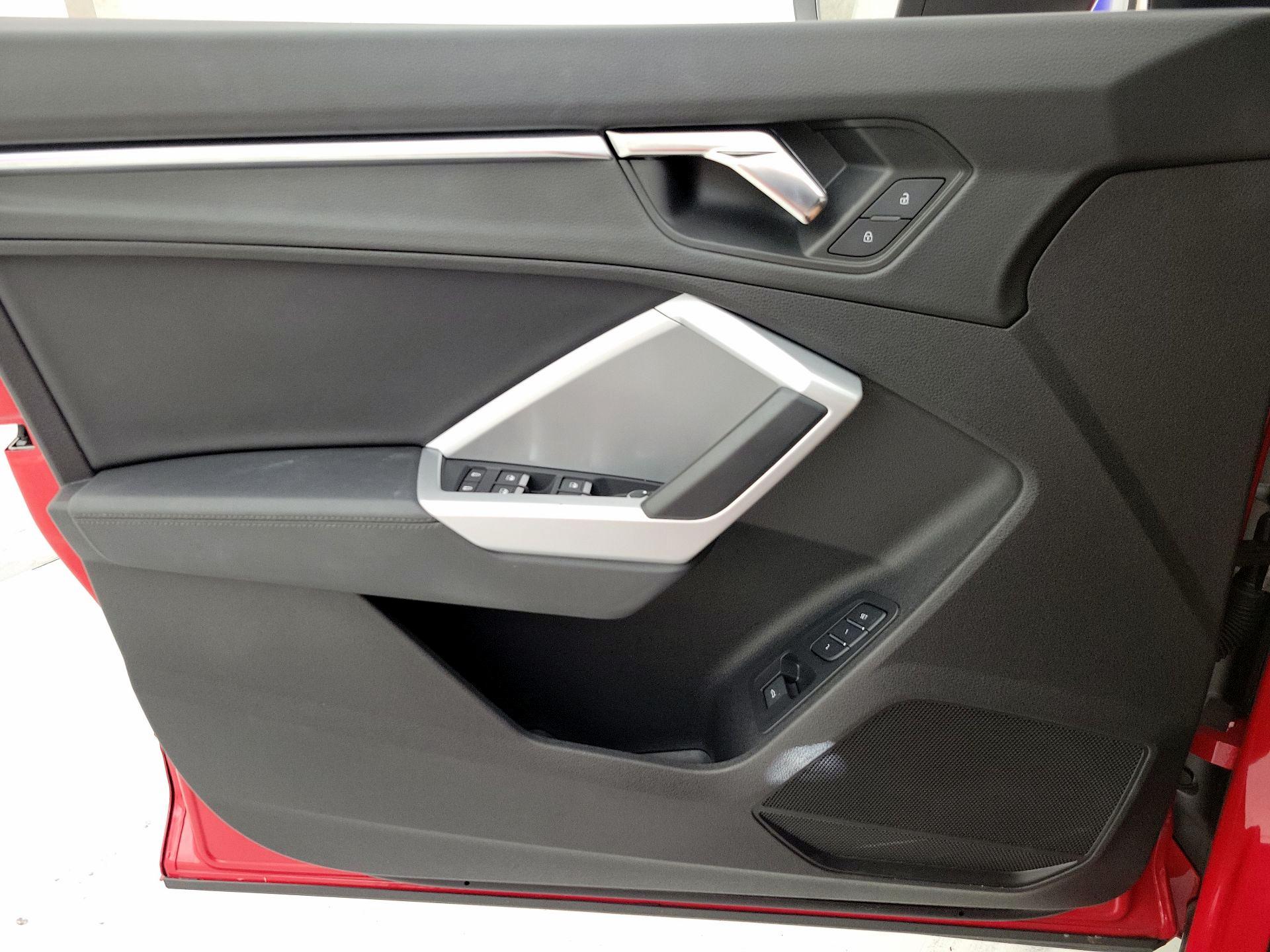 Thumbnail: 2023 Audi Q3 - 12