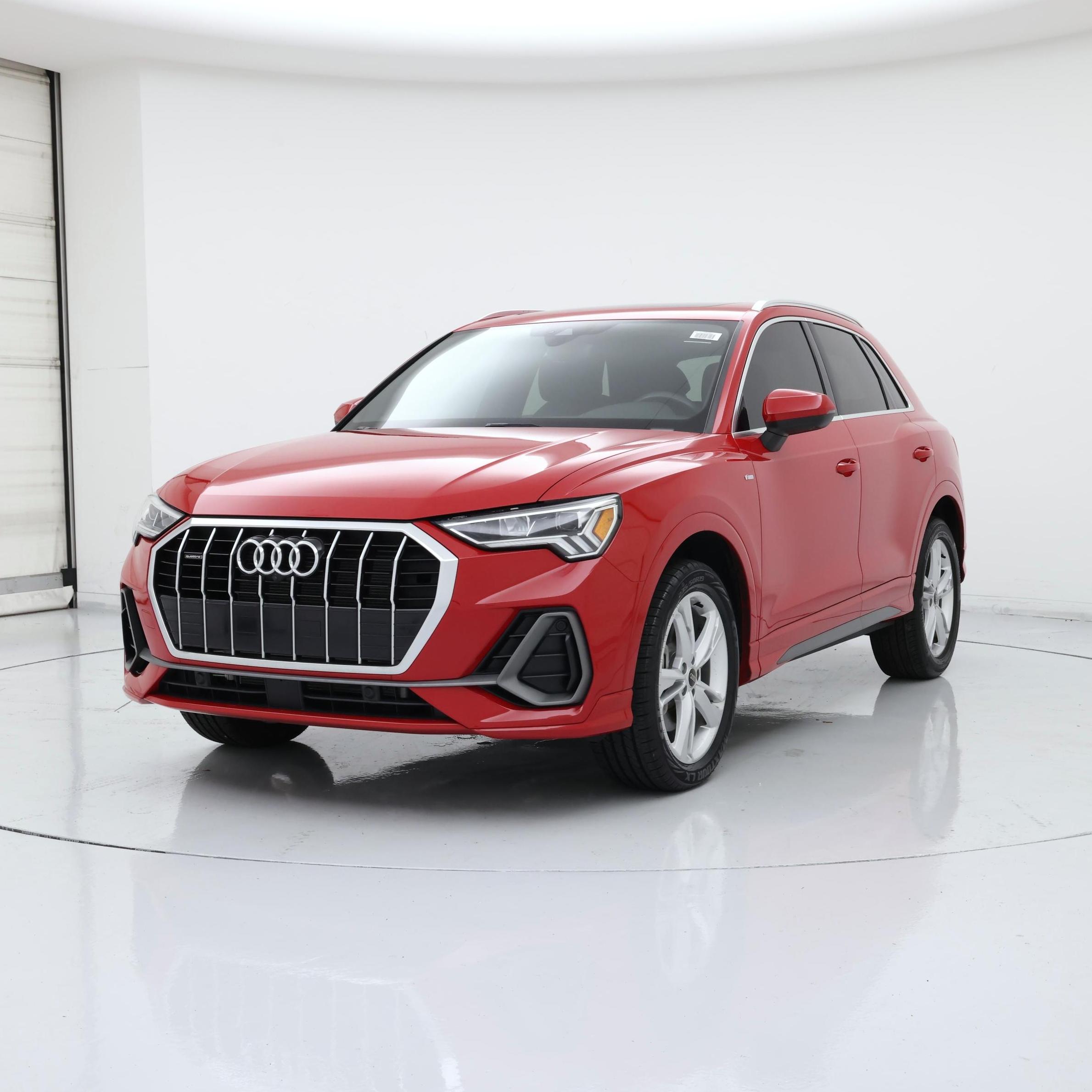 Thumbnail: 2023 Audi Q3 - 4