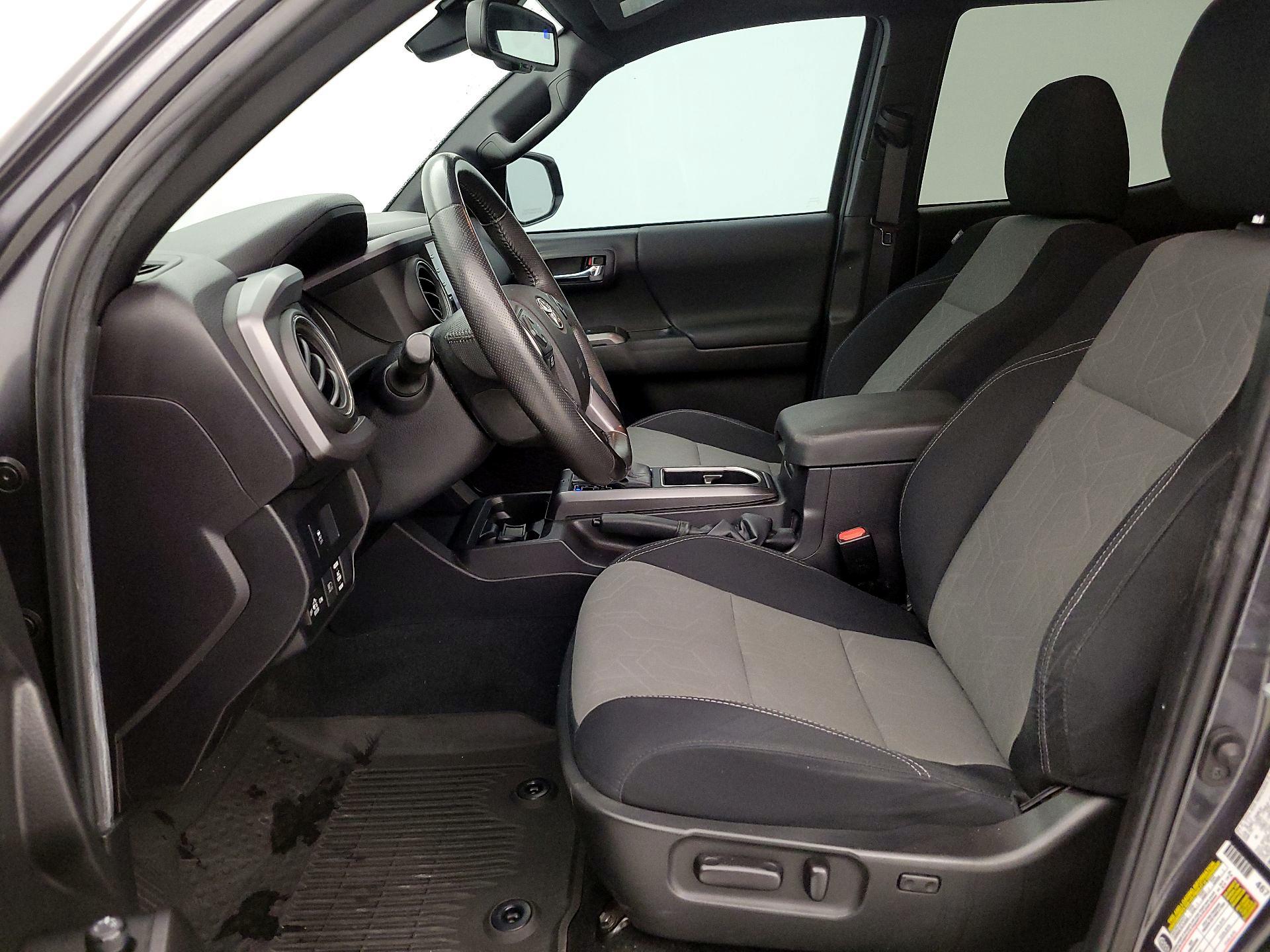 Thumbnail: 2022 Toyota Tacoma - 11