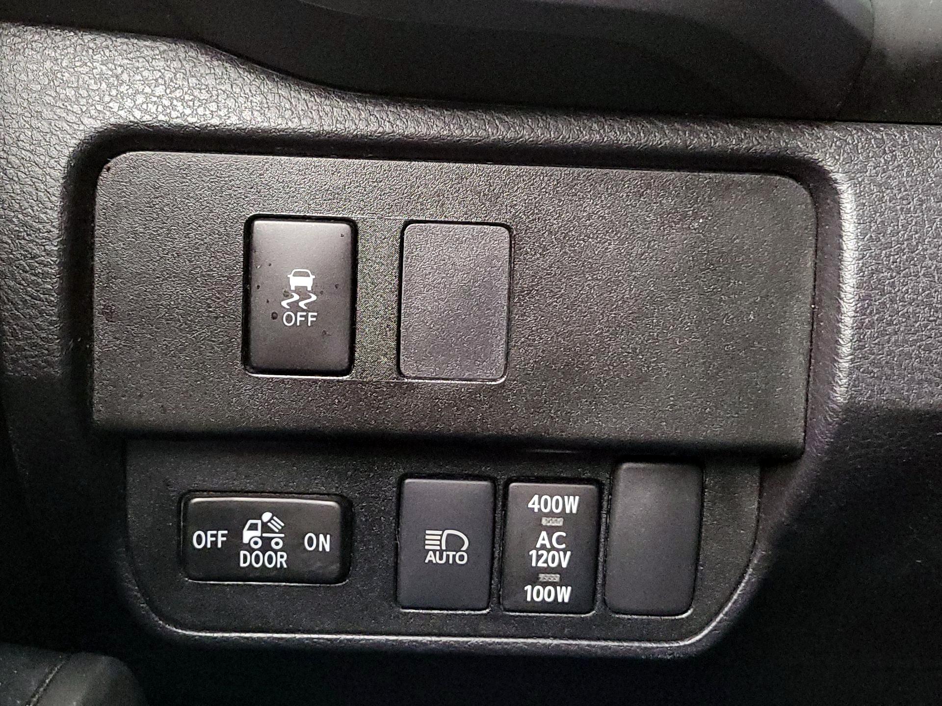 Thumbnail: 2022 Toyota Tacoma - 13