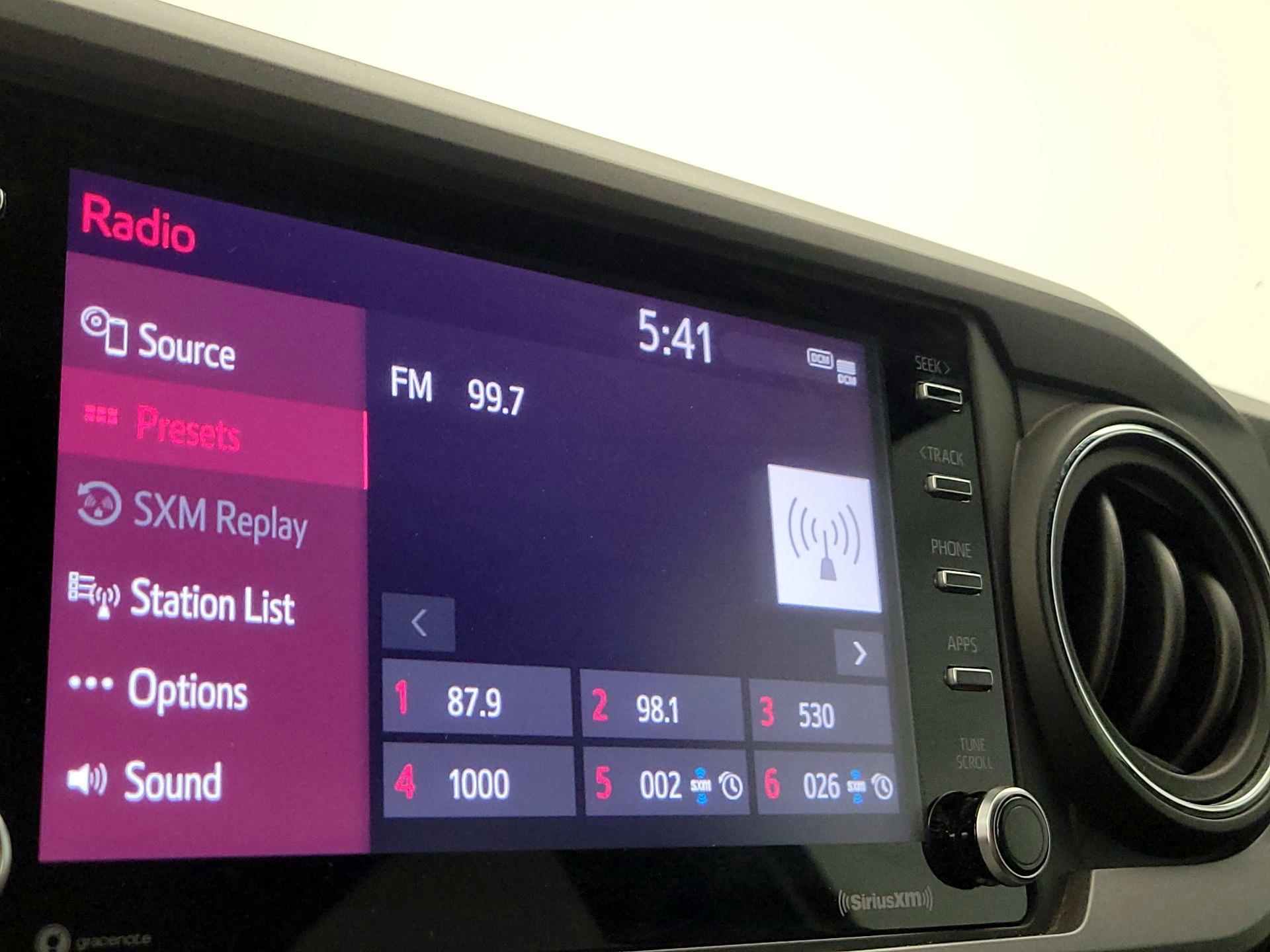 Thumbnail: 2022 Toyota Tacoma - 15