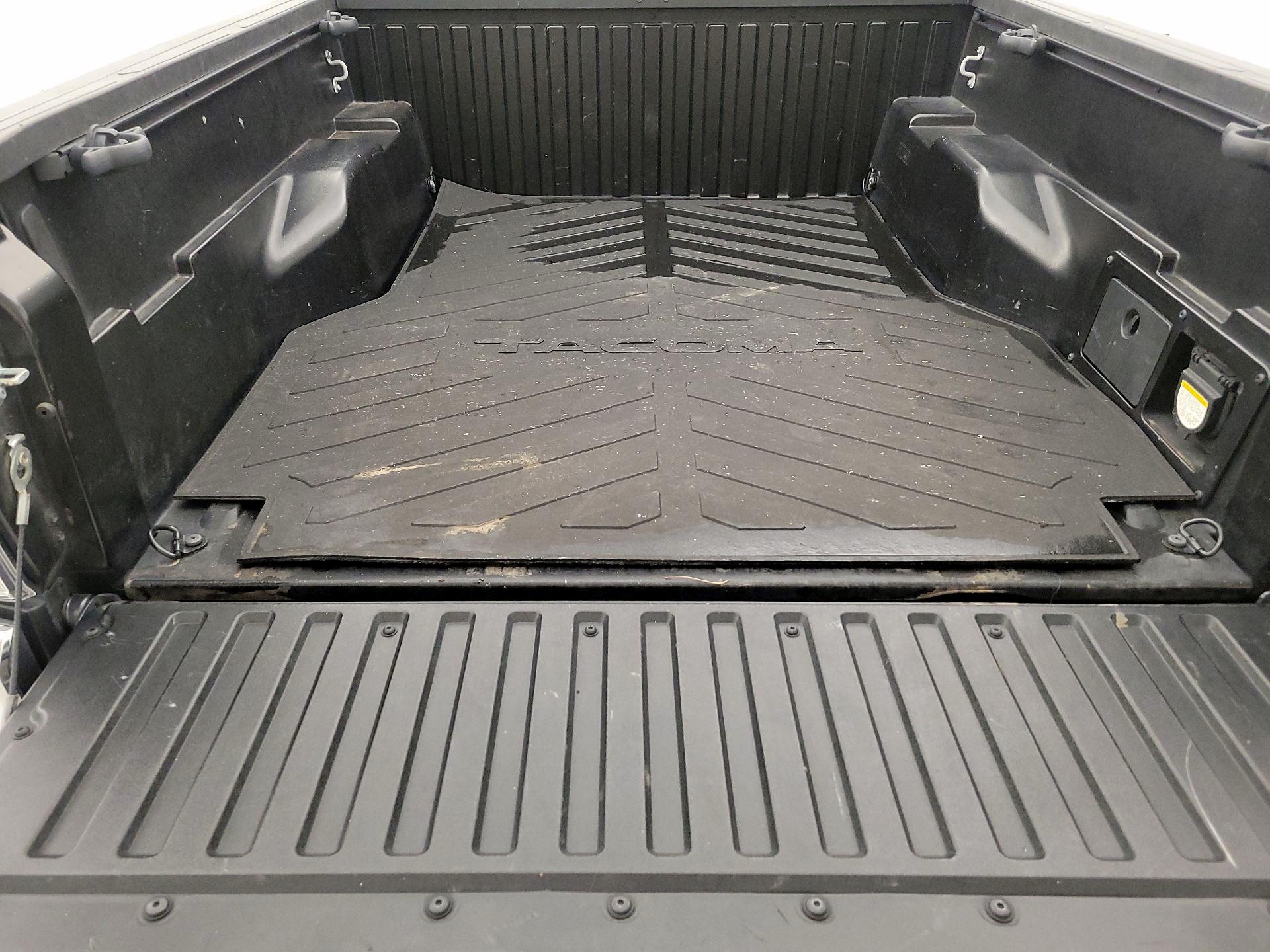 Thumbnail: 2022 Toyota Tacoma - 19