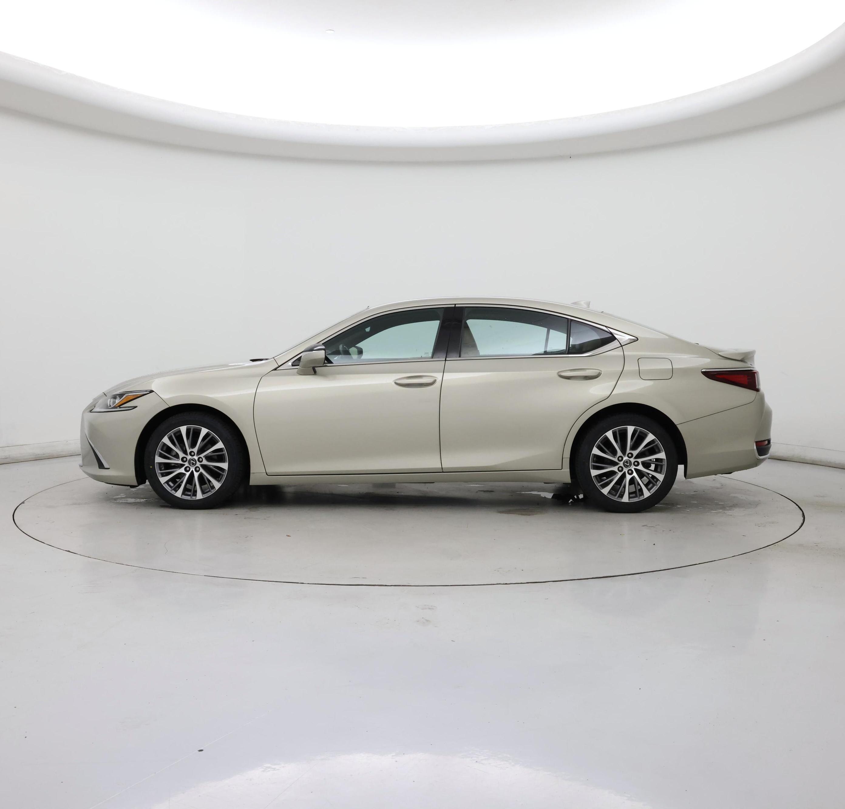 Thumbnail: 2021 Lexus ES - 3