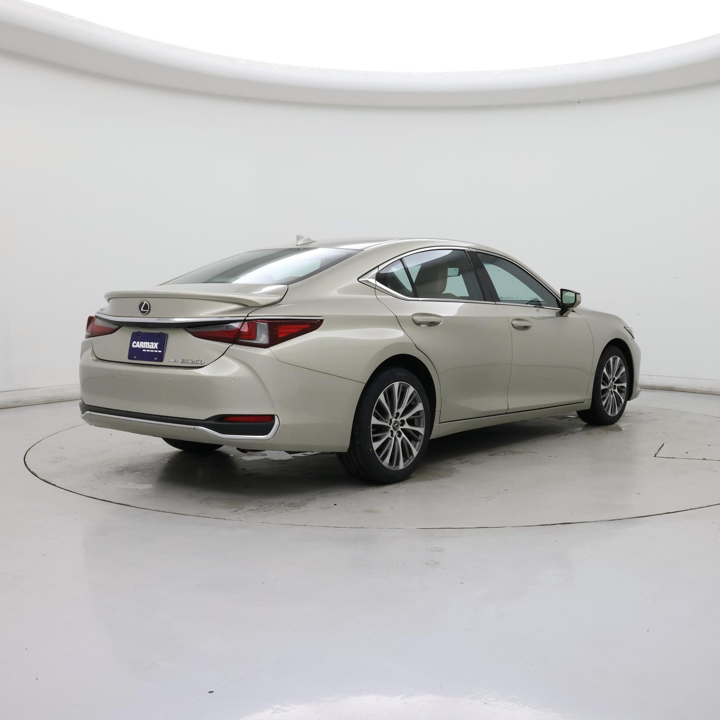 Thumbnail: 2021 Lexus ES - 8