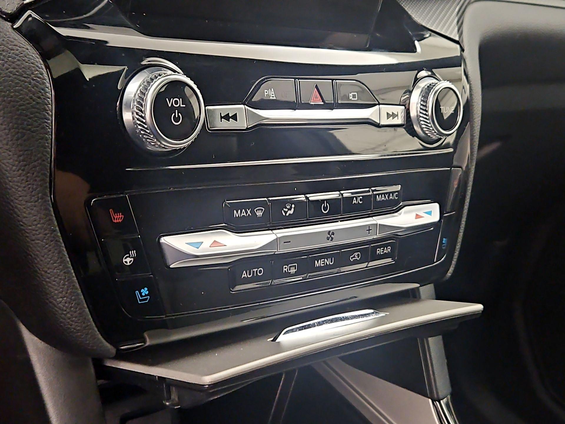 Thumbnail: 2021 Ford Explorer - 17