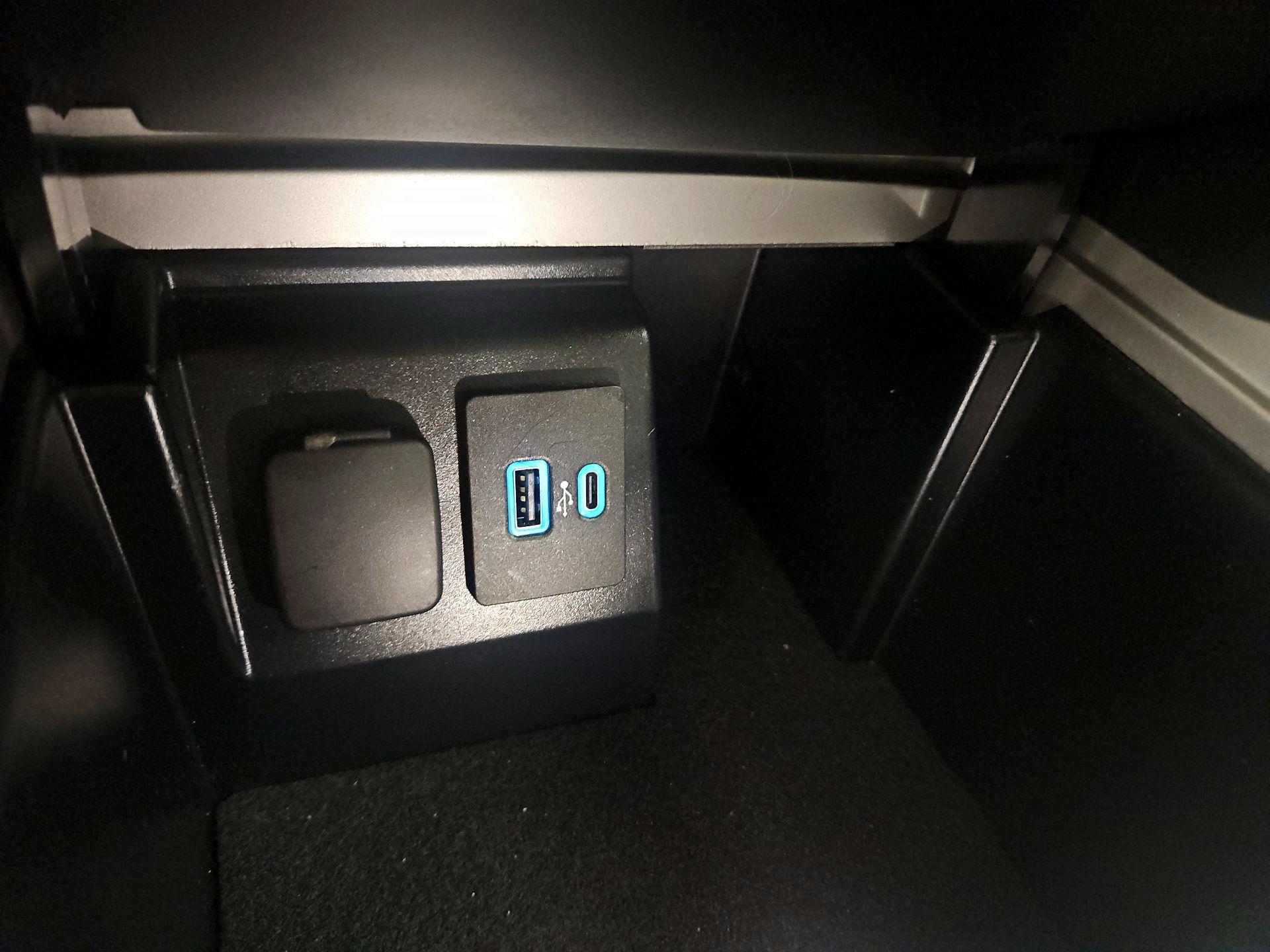 Thumbnail: 2021 Ford Explorer - 19