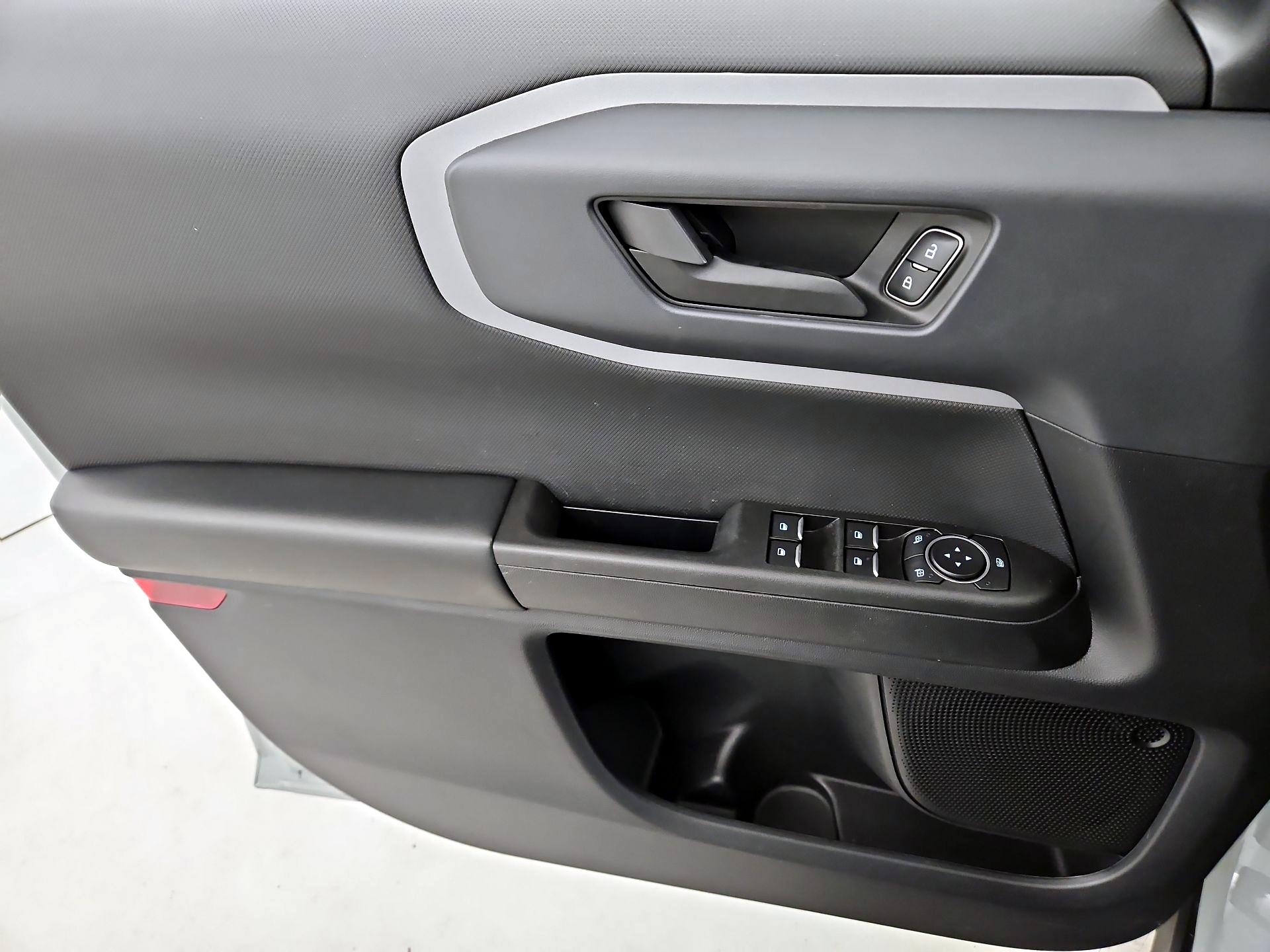 Thumbnail: 2022 Ford Bronco Sport - 12