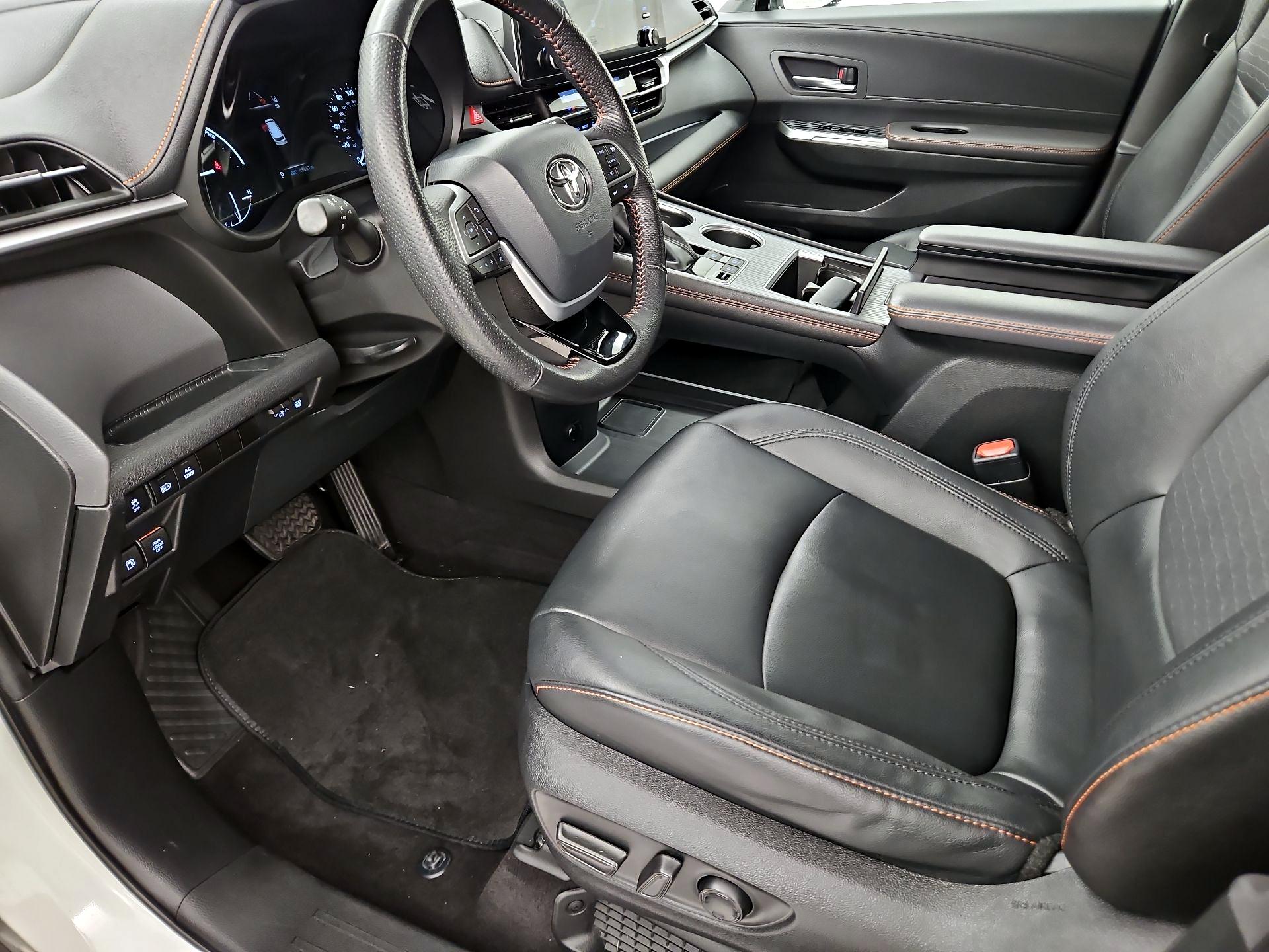 Thumbnail: 2022 Toyota Sienna - 11