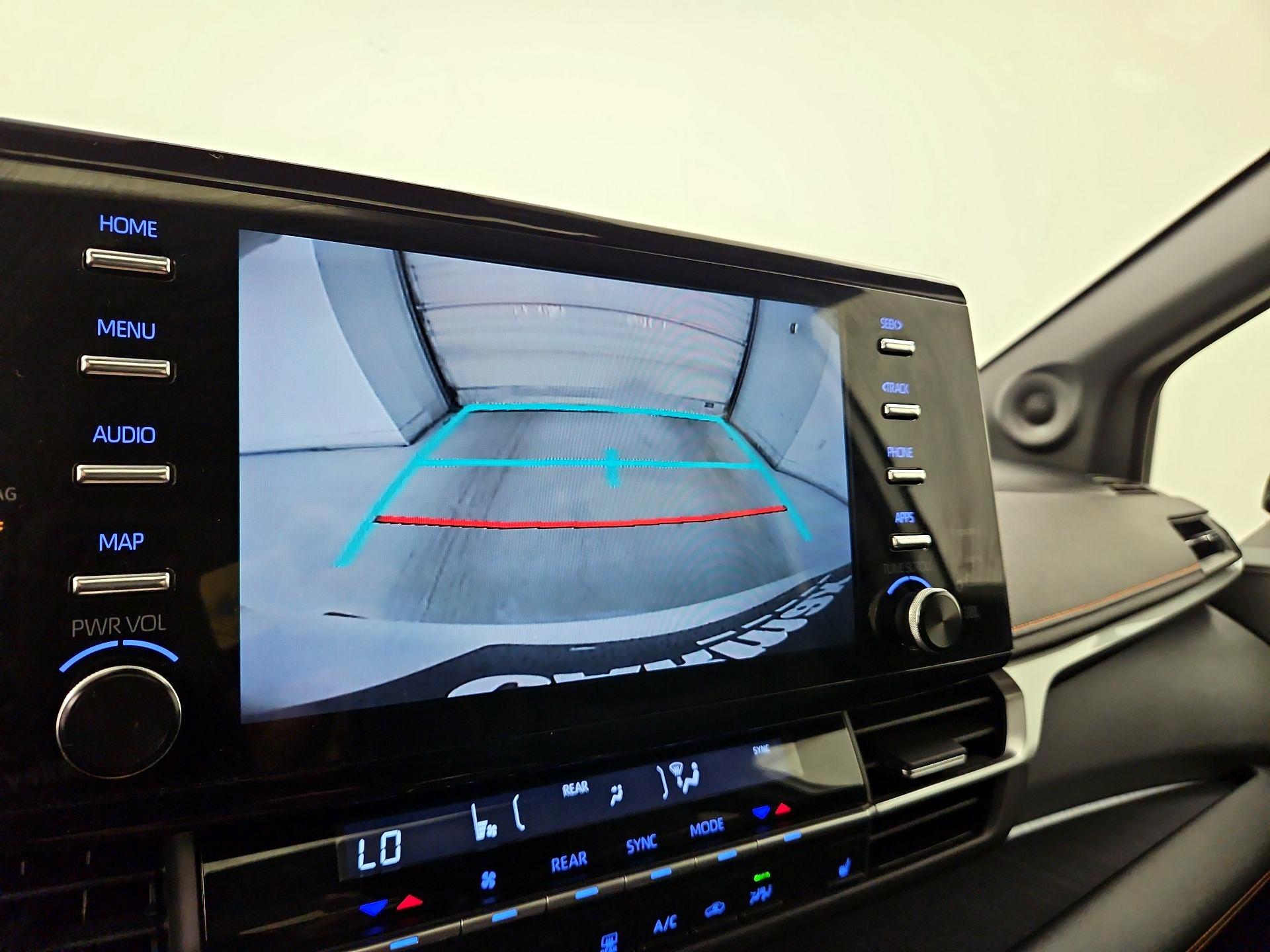 Thumbnail: 2022 Toyota Sienna - 15