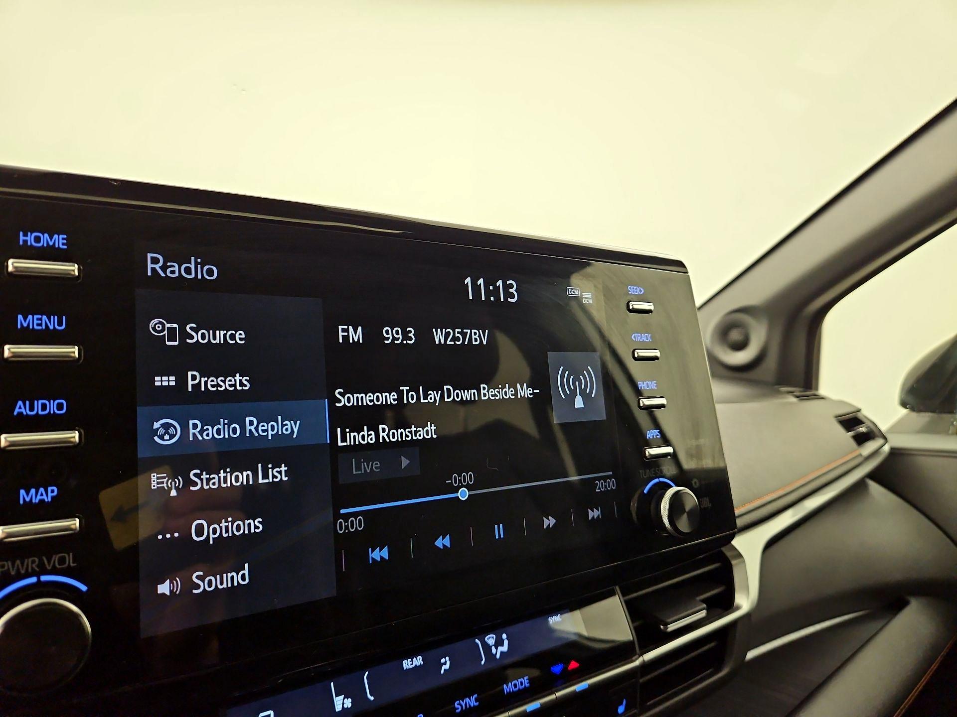 Thumbnail: 2022 Toyota Sienna - 16