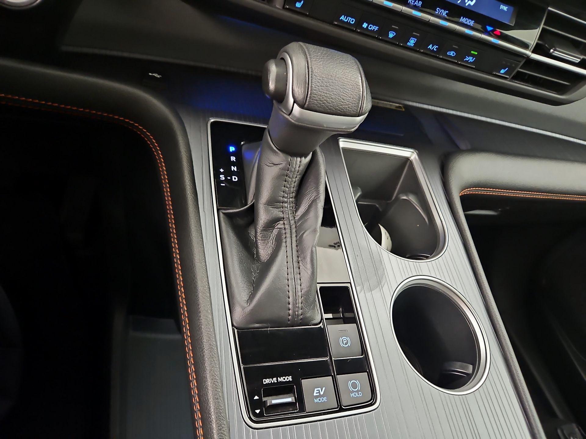 Thumbnail: 2022 Toyota Sienna - 18