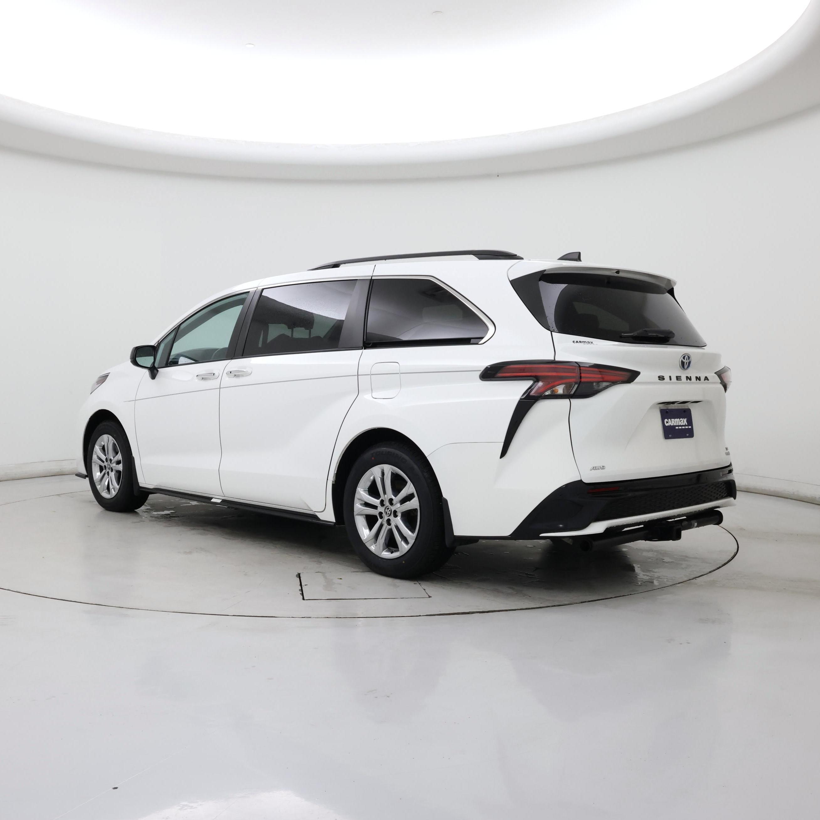 Thumbnail: 2022 Toyota Sienna - 2