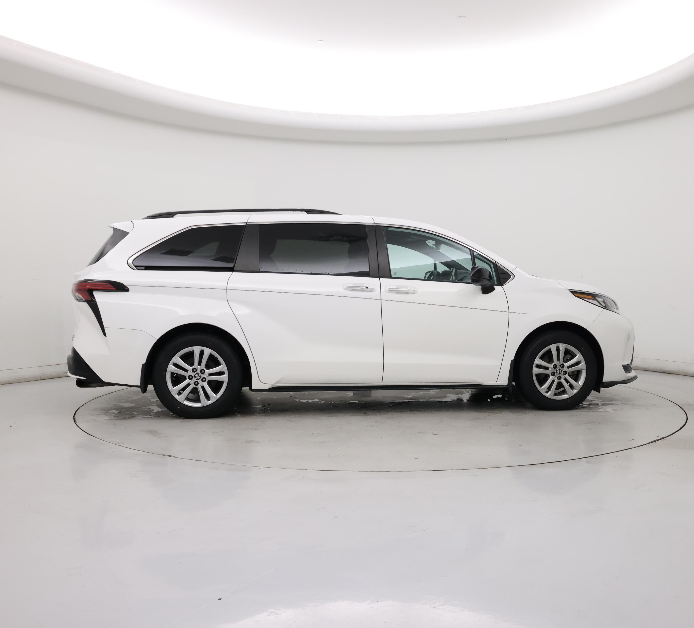 Thumbnail: 2022 Toyota Sienna - 7