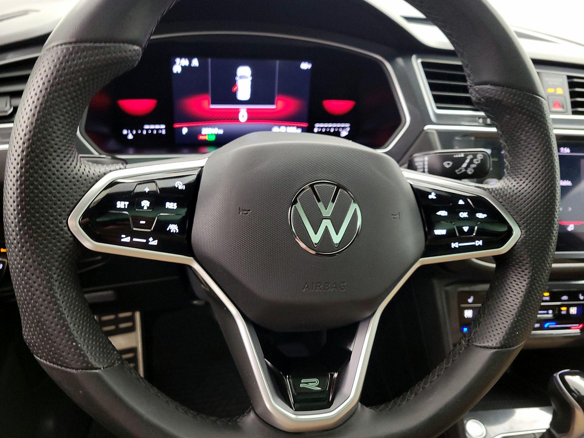 Thumbnail: 2022 Volkswagen Tiguan - 10