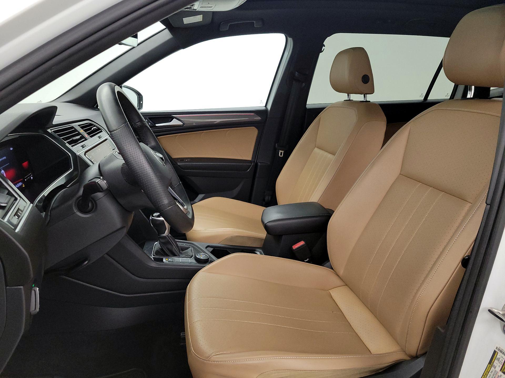 Thumbnail: 2022 Volkswagen Tiguan - 11