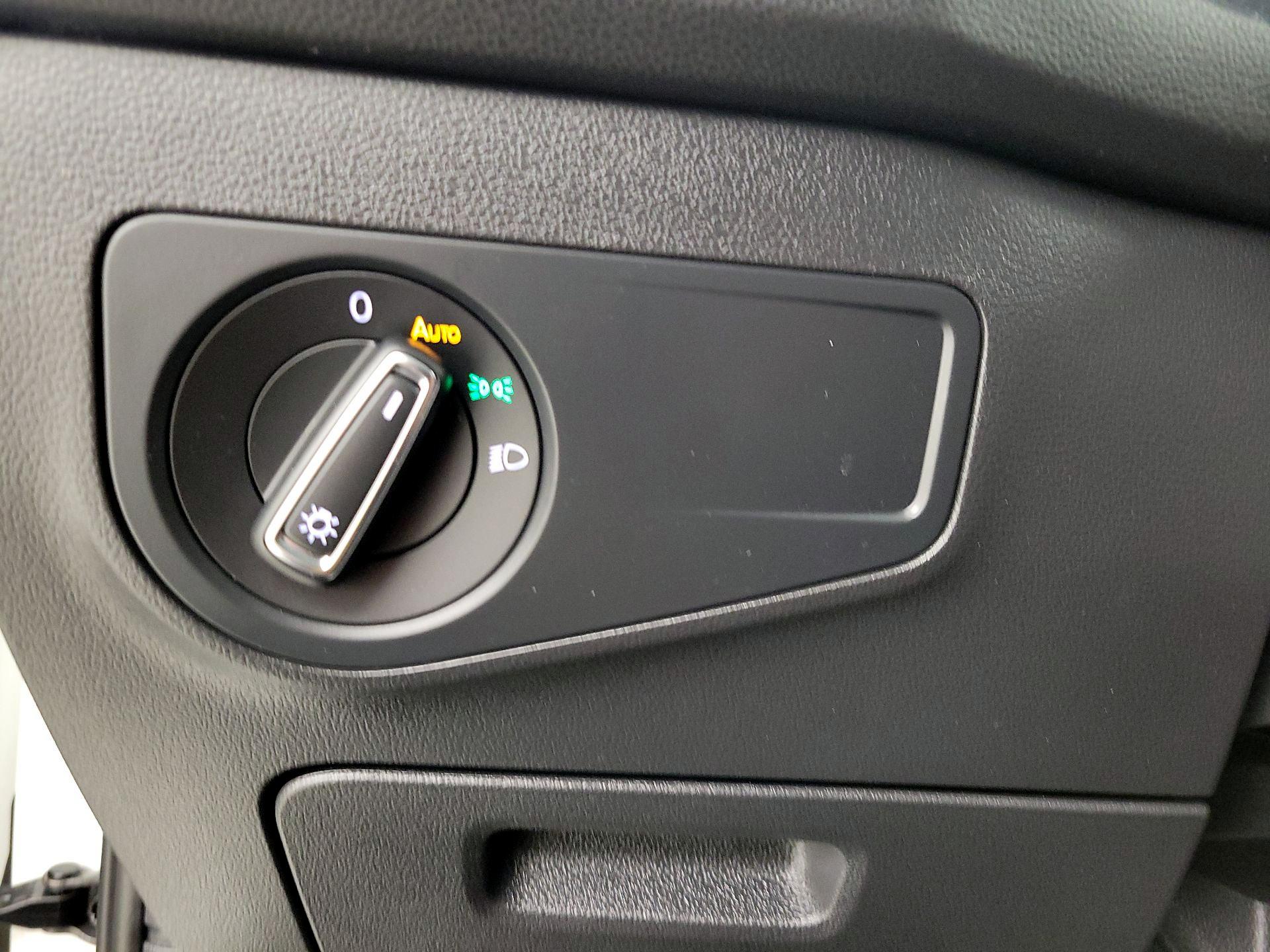 Thumbnail: 2022 Volkswagen Tiguan - 13