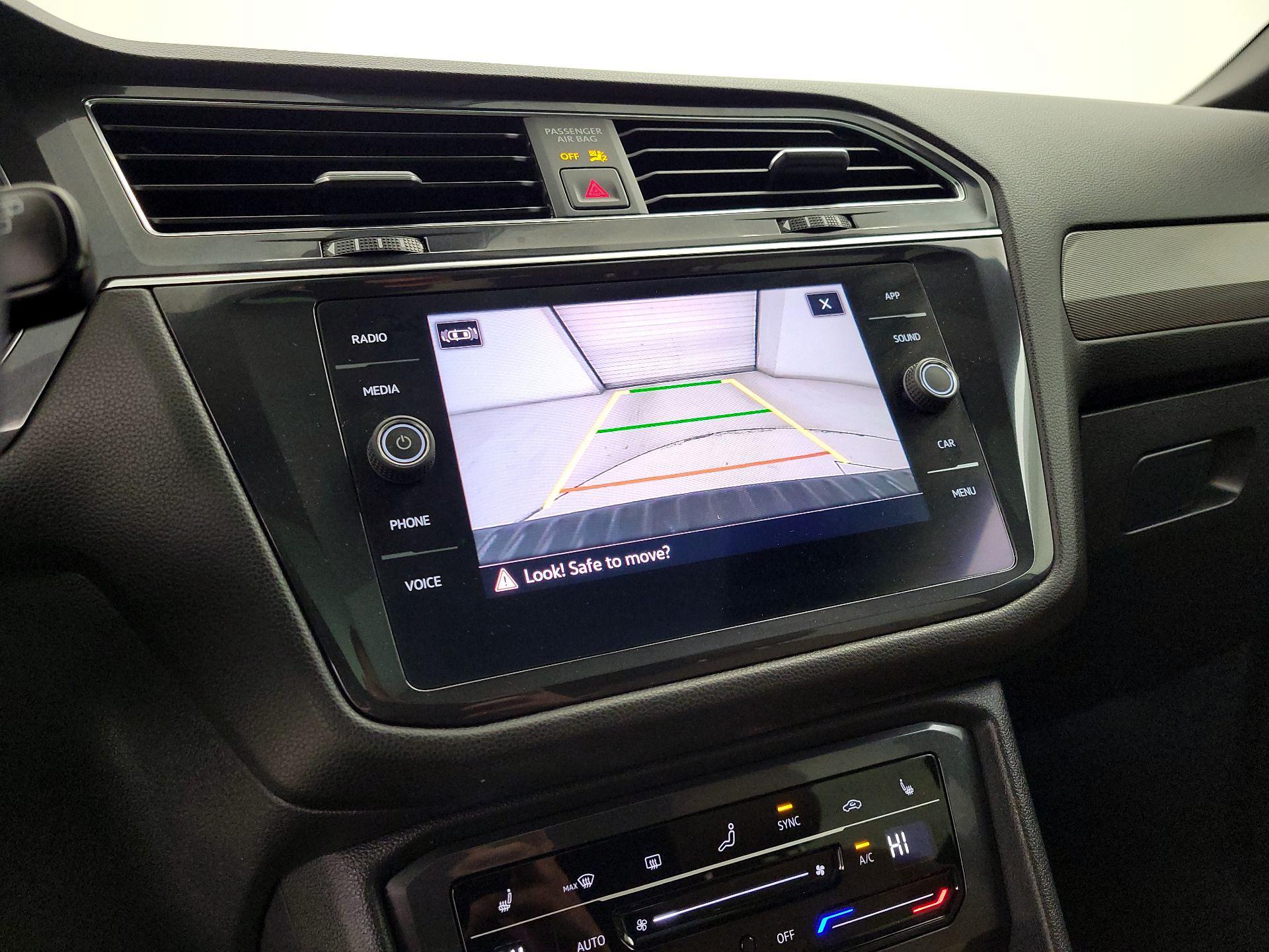 Thumbnail: 2022 Volkswagen Tiguan - 14