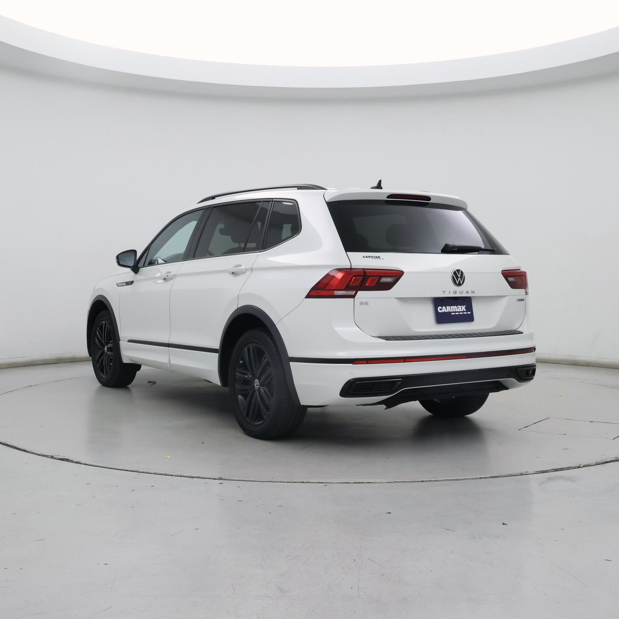 Thumbnail: 2022 Volkswagen Tiguan - 2