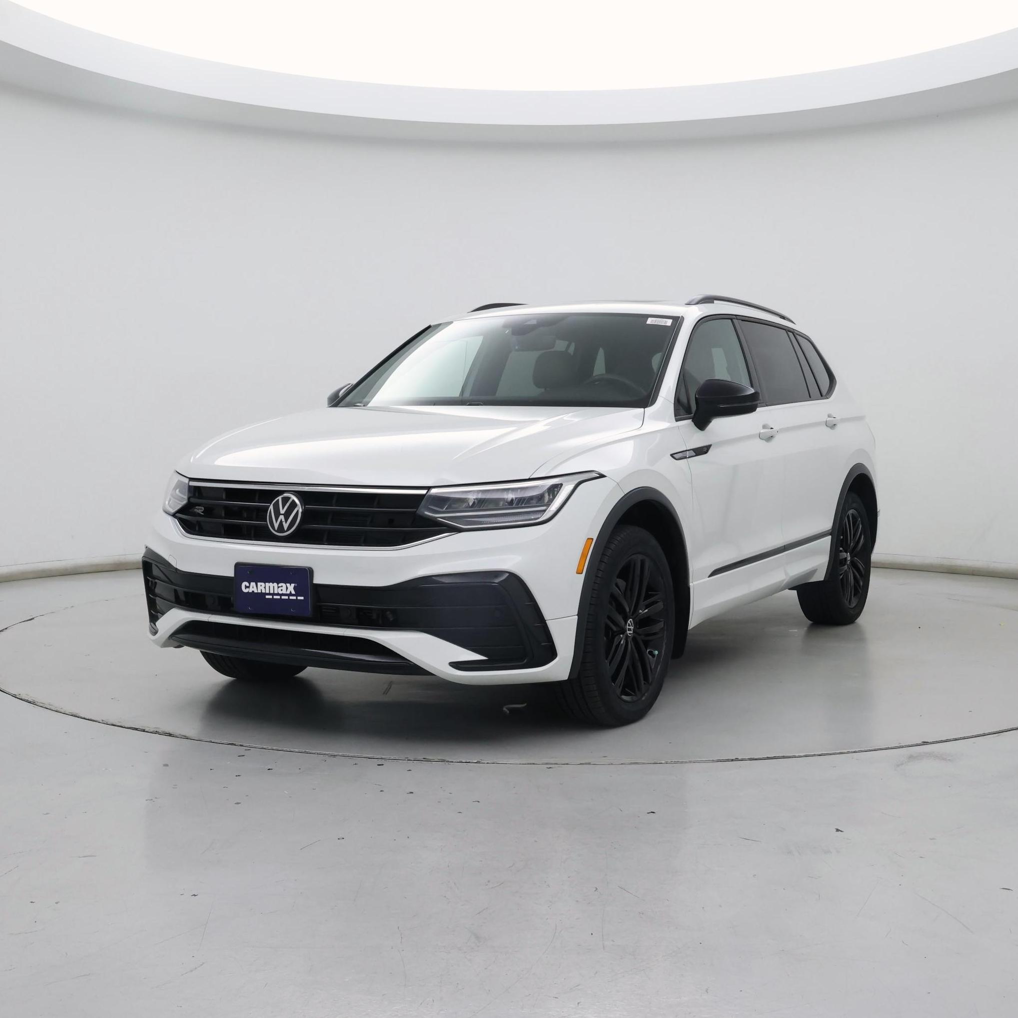 Thumbnail: 2022 Volkswagen Tiguan - 4