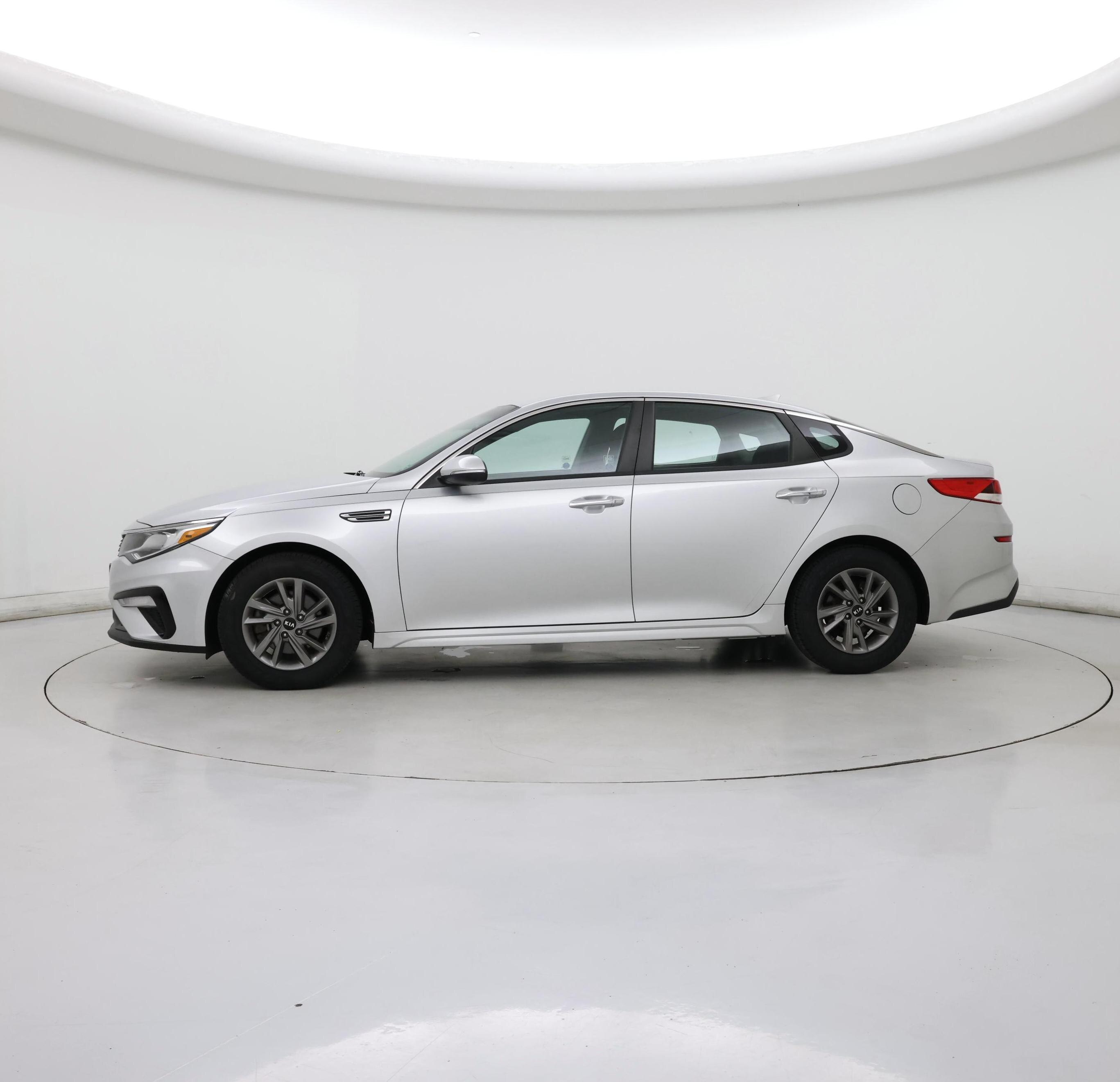 Thumbnail: 2020 Kia Optima - 3