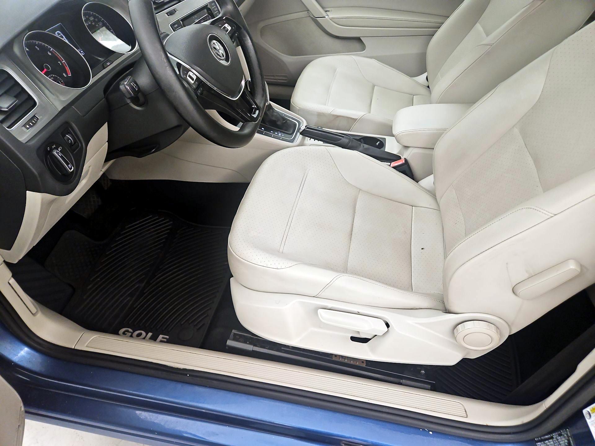 Thumbnail: 2015 Volkswagen Golf - 11