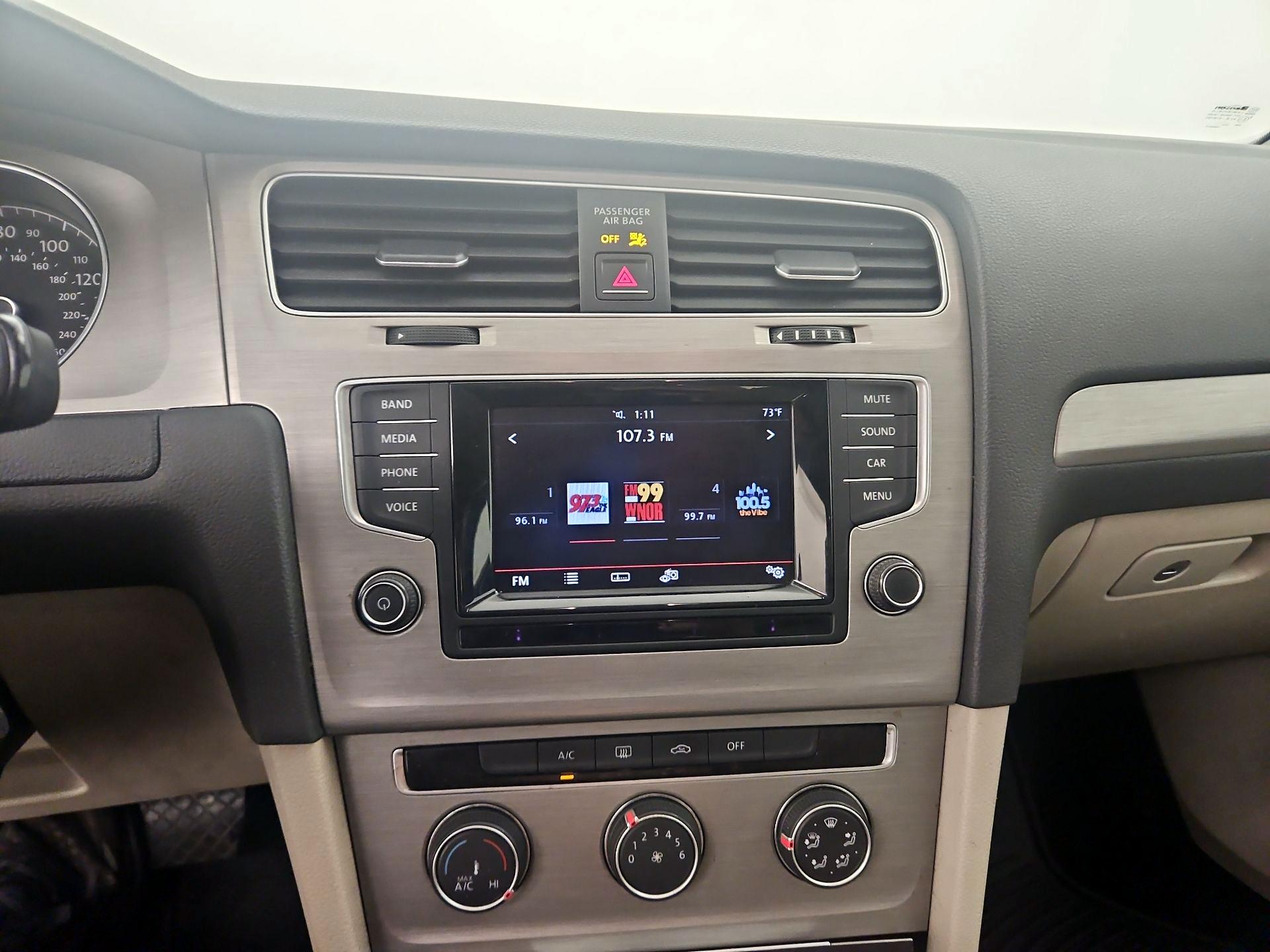 Thumbnail: 2015 Volkswagen Golf - 15