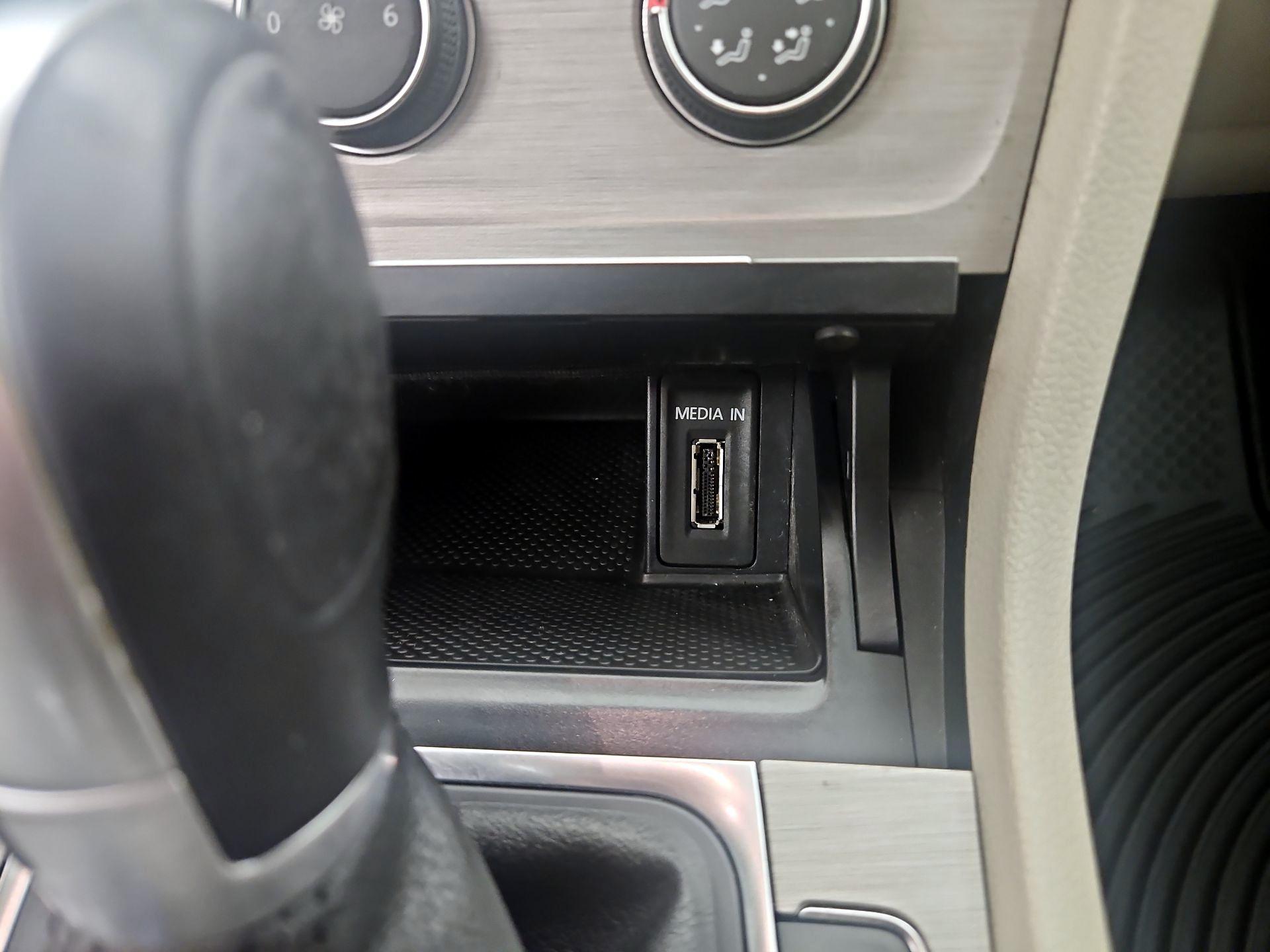 Thumbnail: 2015 Volkswagen Golf - 19