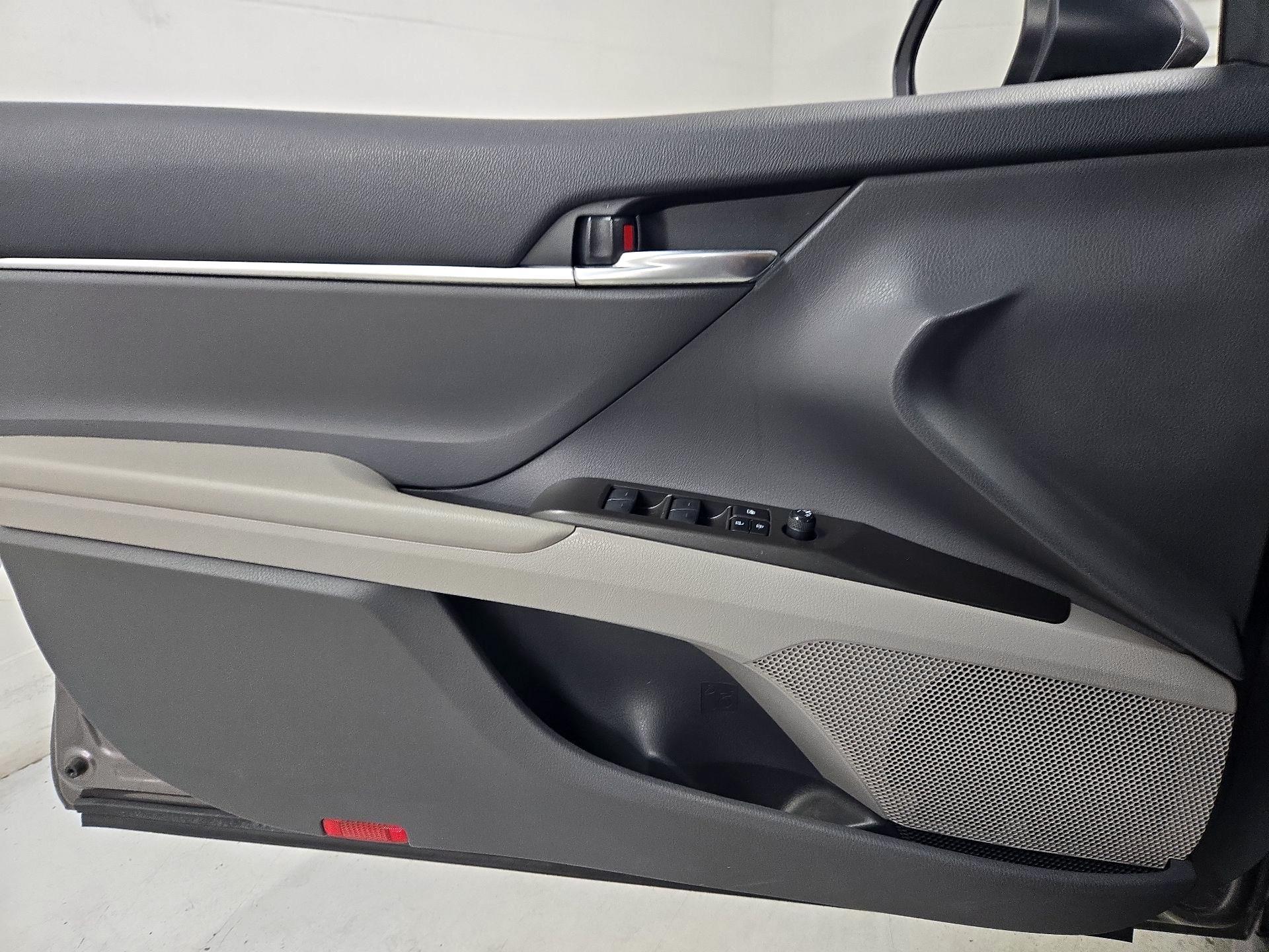 Thumbnail: 2023 Toyota Camry - 12