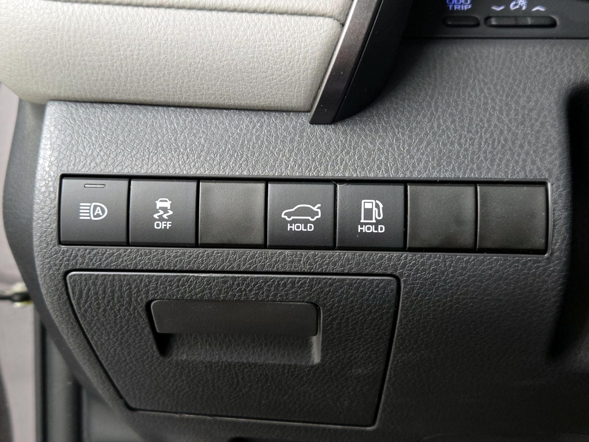 Thumbnail: 2023 Toyota Camry - 13