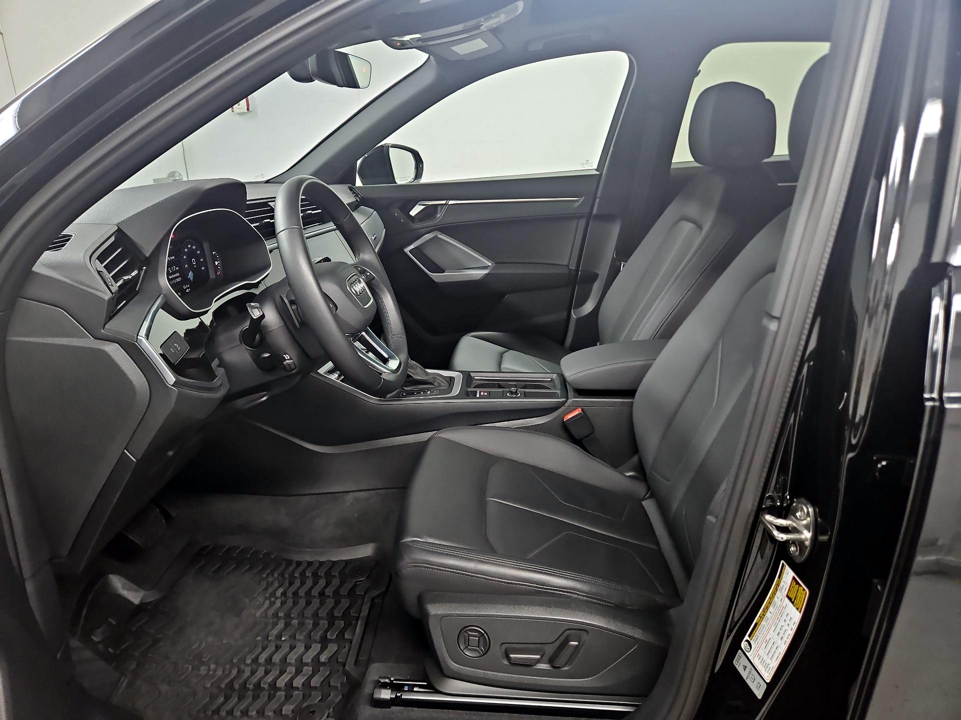 Thumbnail: 2023 Audi Q3 - 11