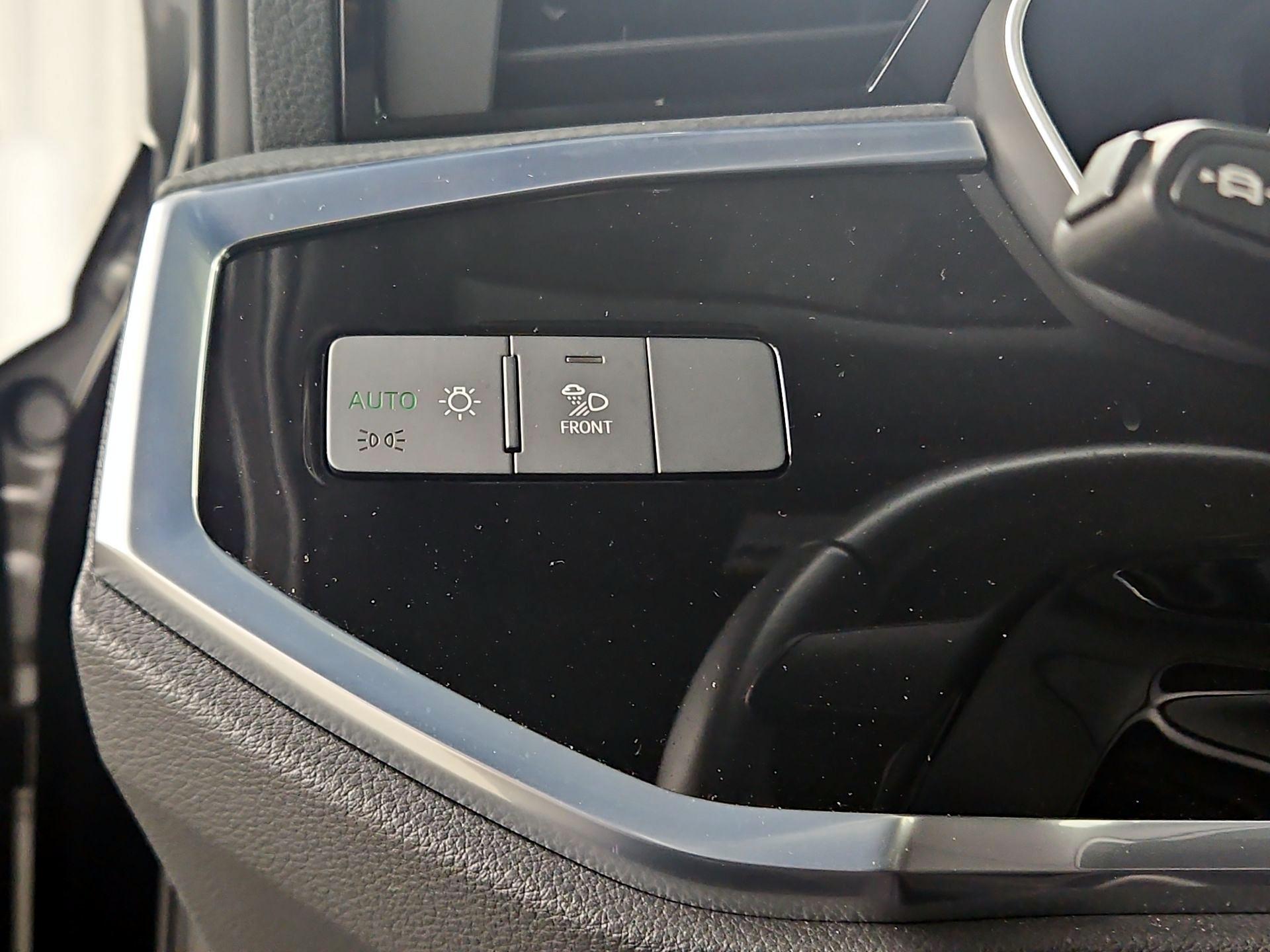 Thumbnail: 2023 Audi Q3 - 13