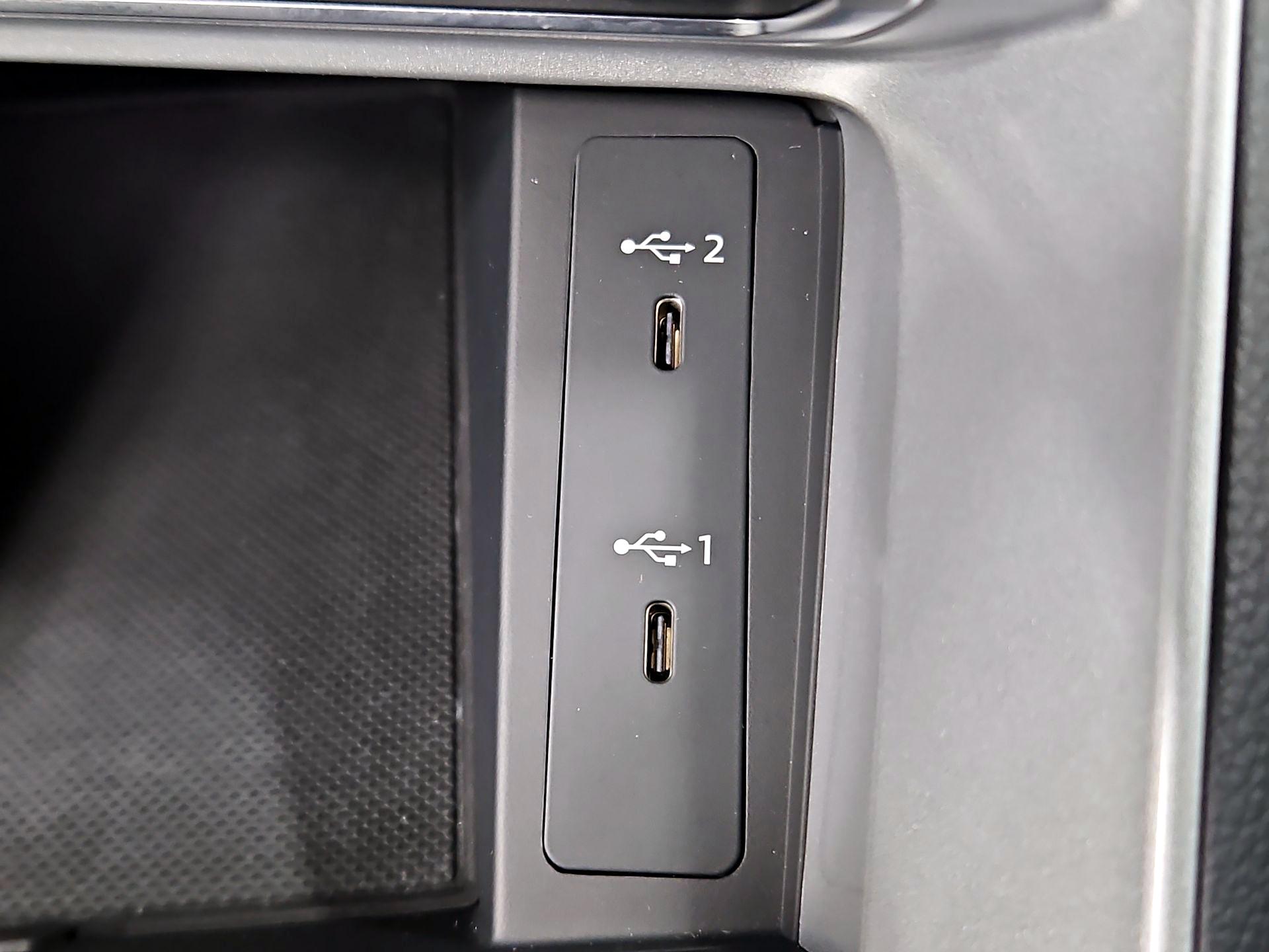 Thumbnail: 2023 Audi Q3 - 18