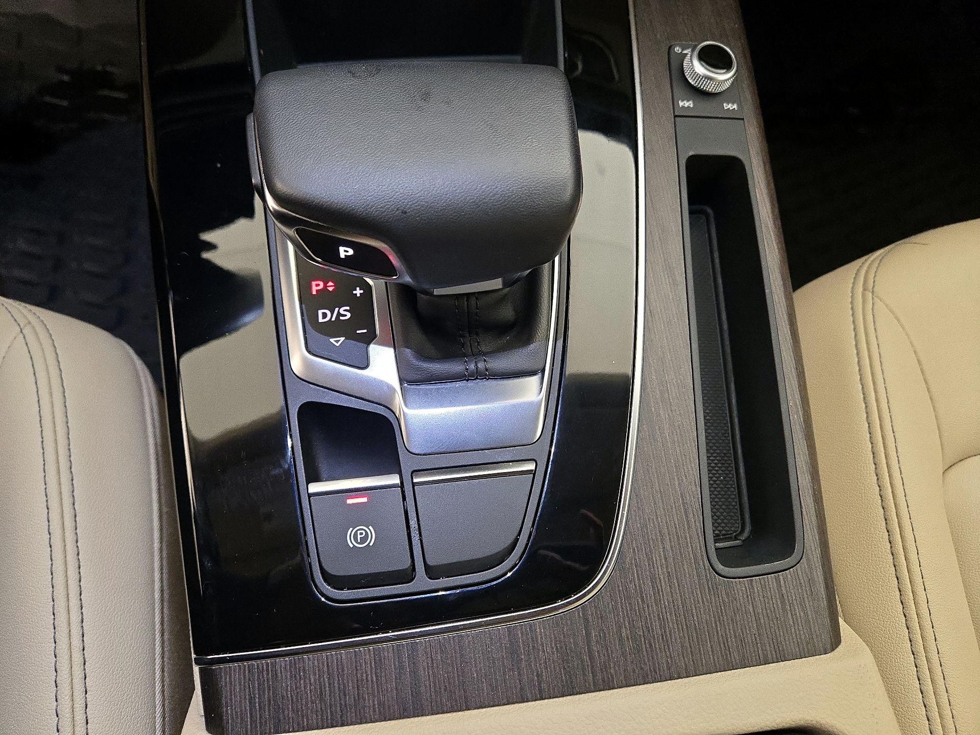 Thumbnail: 2022 Audi Q5 - 17