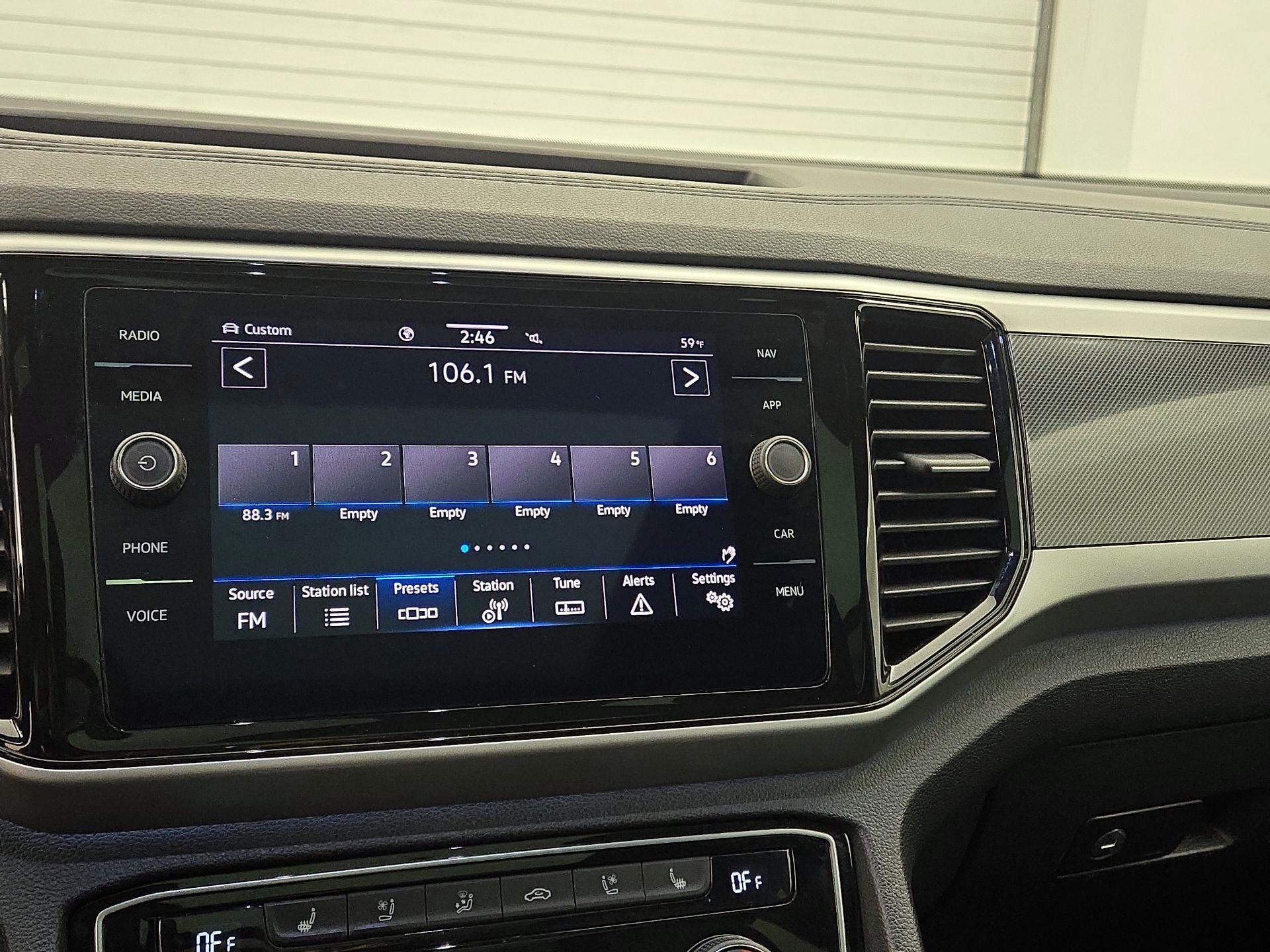 Thumbnail: 2022 Volkswagen Atlas - 14